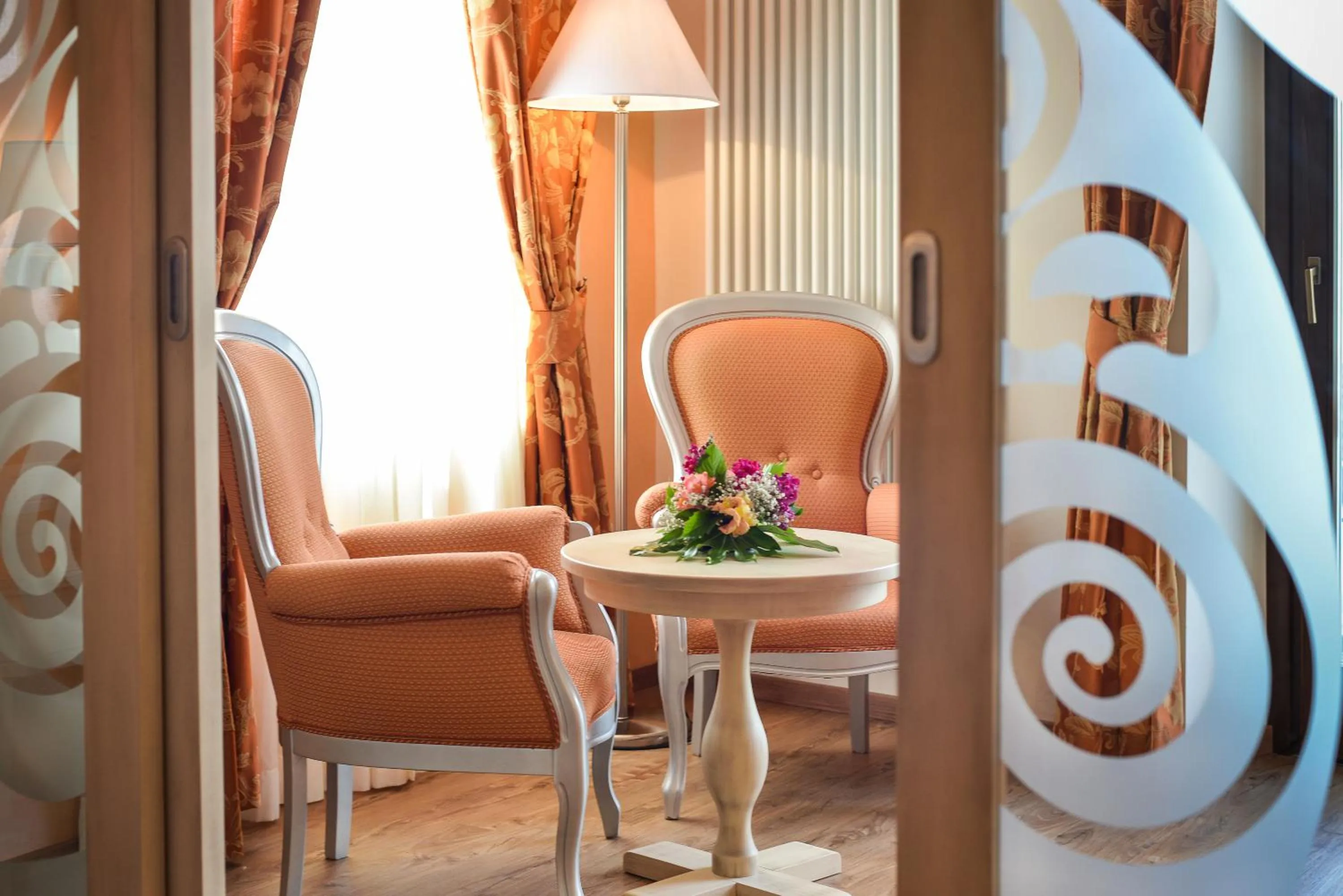 Living room in Lake Front Hotel Brenzone