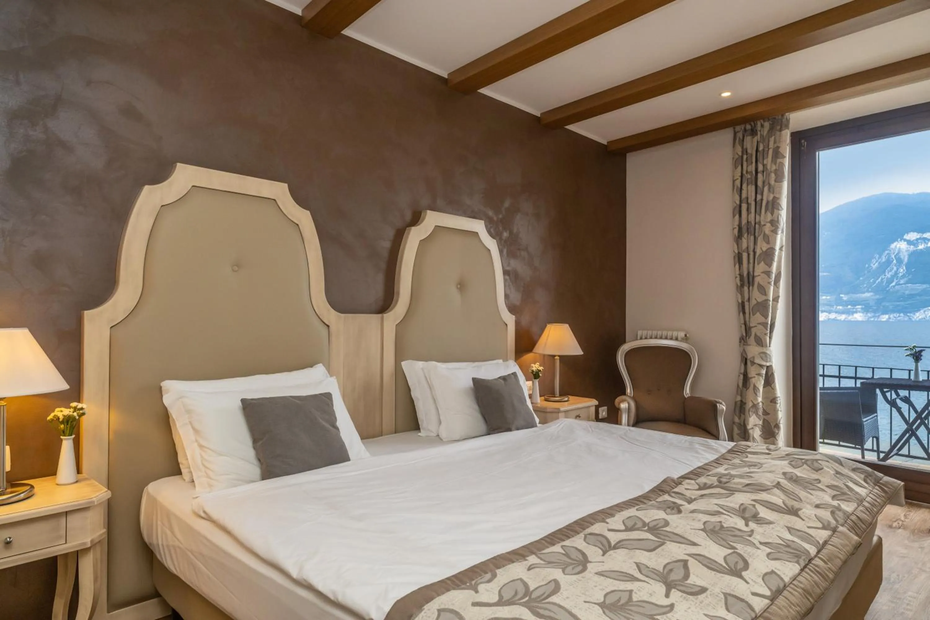 Bed in Lake Front Hotel Brenzone