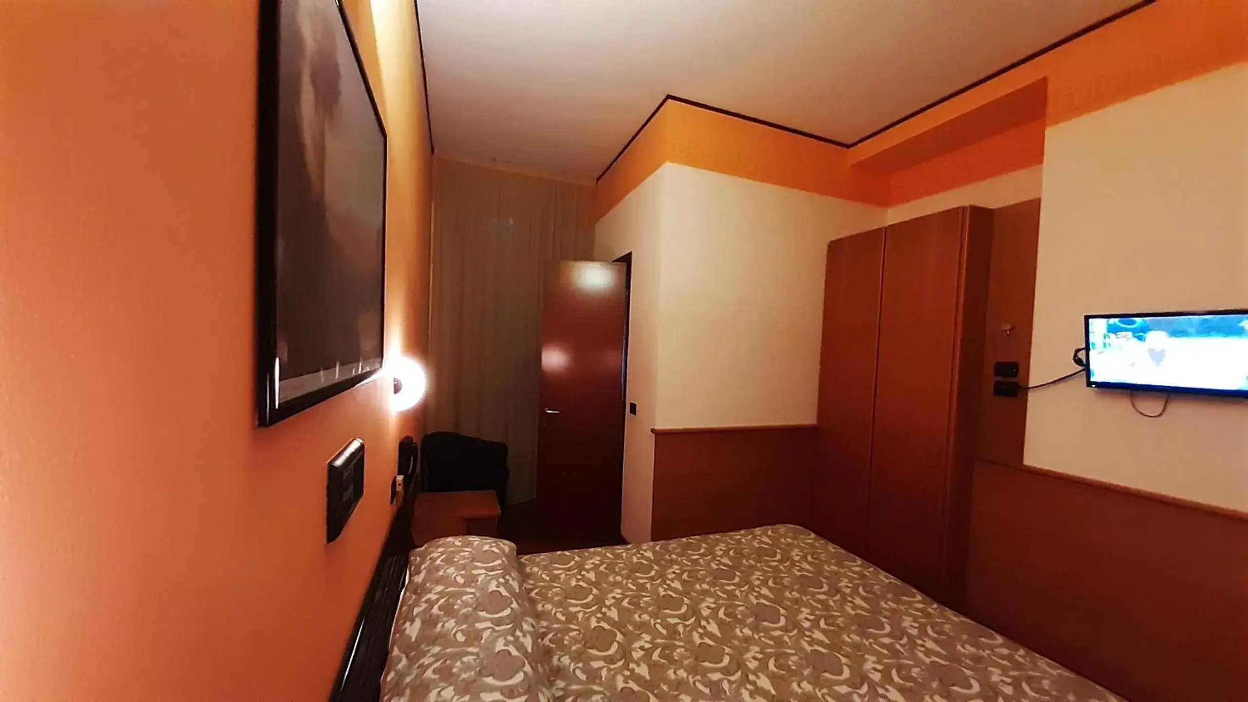 Standard Double Room in Hotel Valentino Centro Storico Standard Double Room in Hotel Valentino Centro Storico