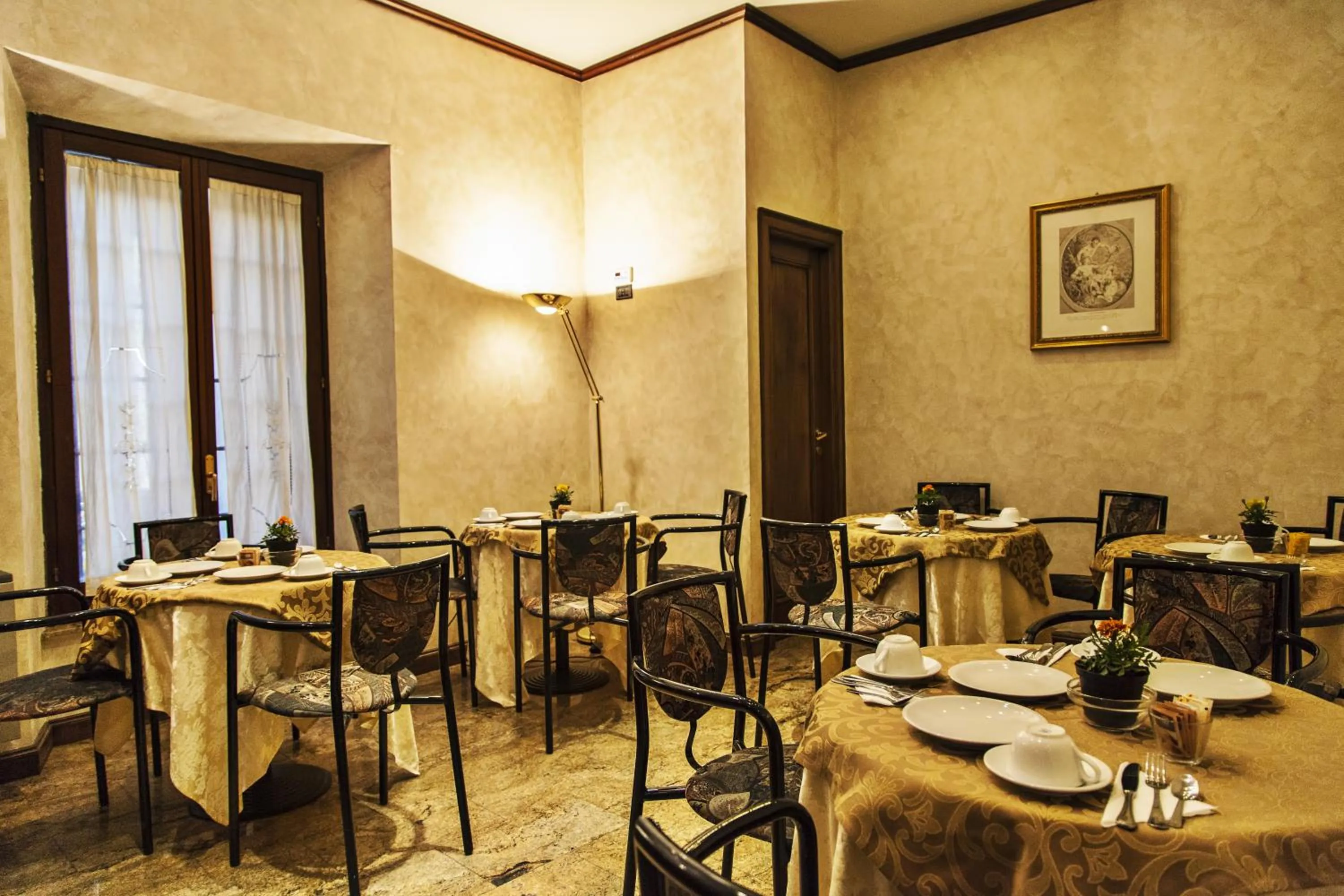 Restaurant/places to eat in Hotel Valentino Centro Storico