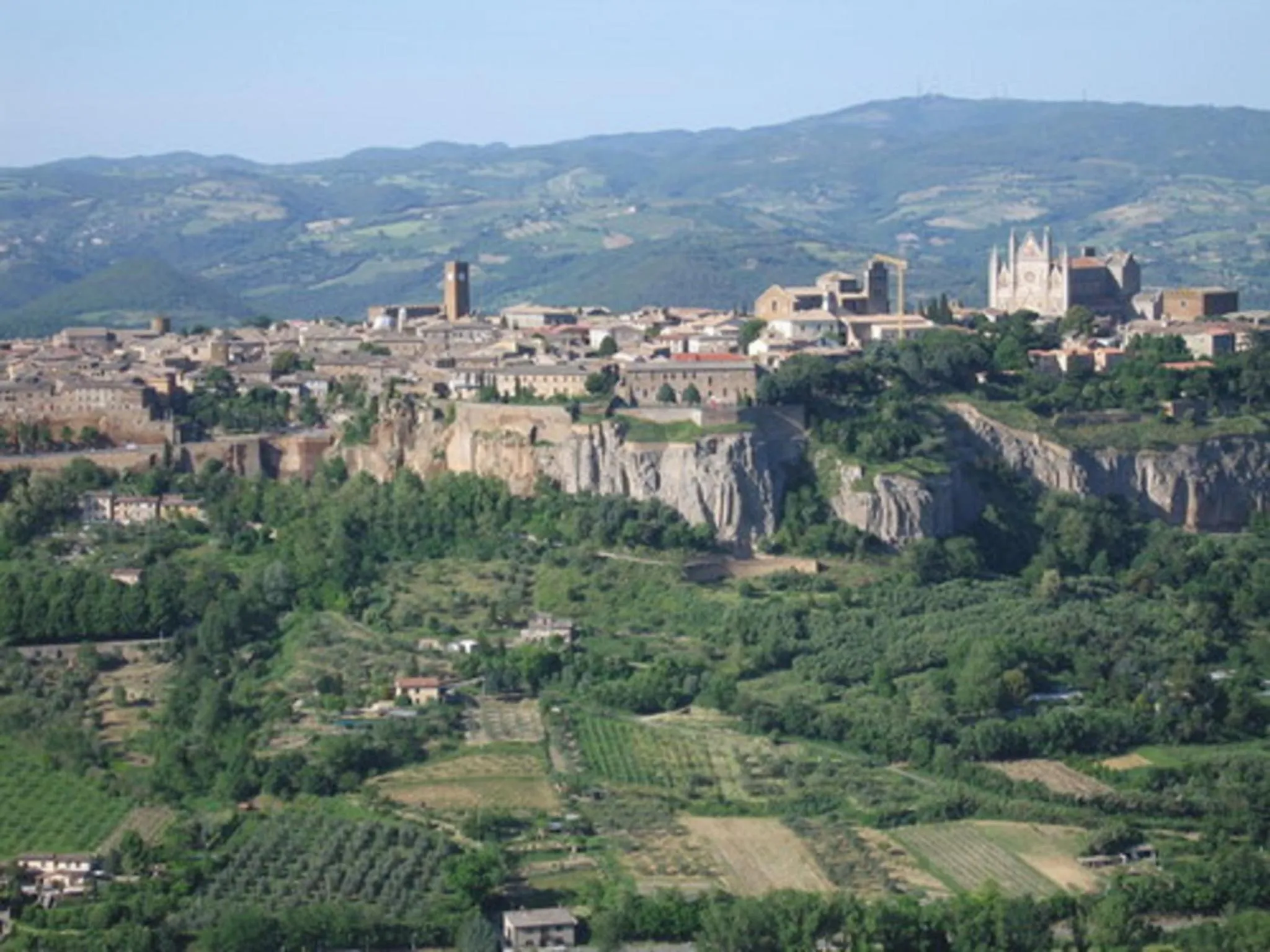 Neighbourhood in Hotel Valentino Centro Storico