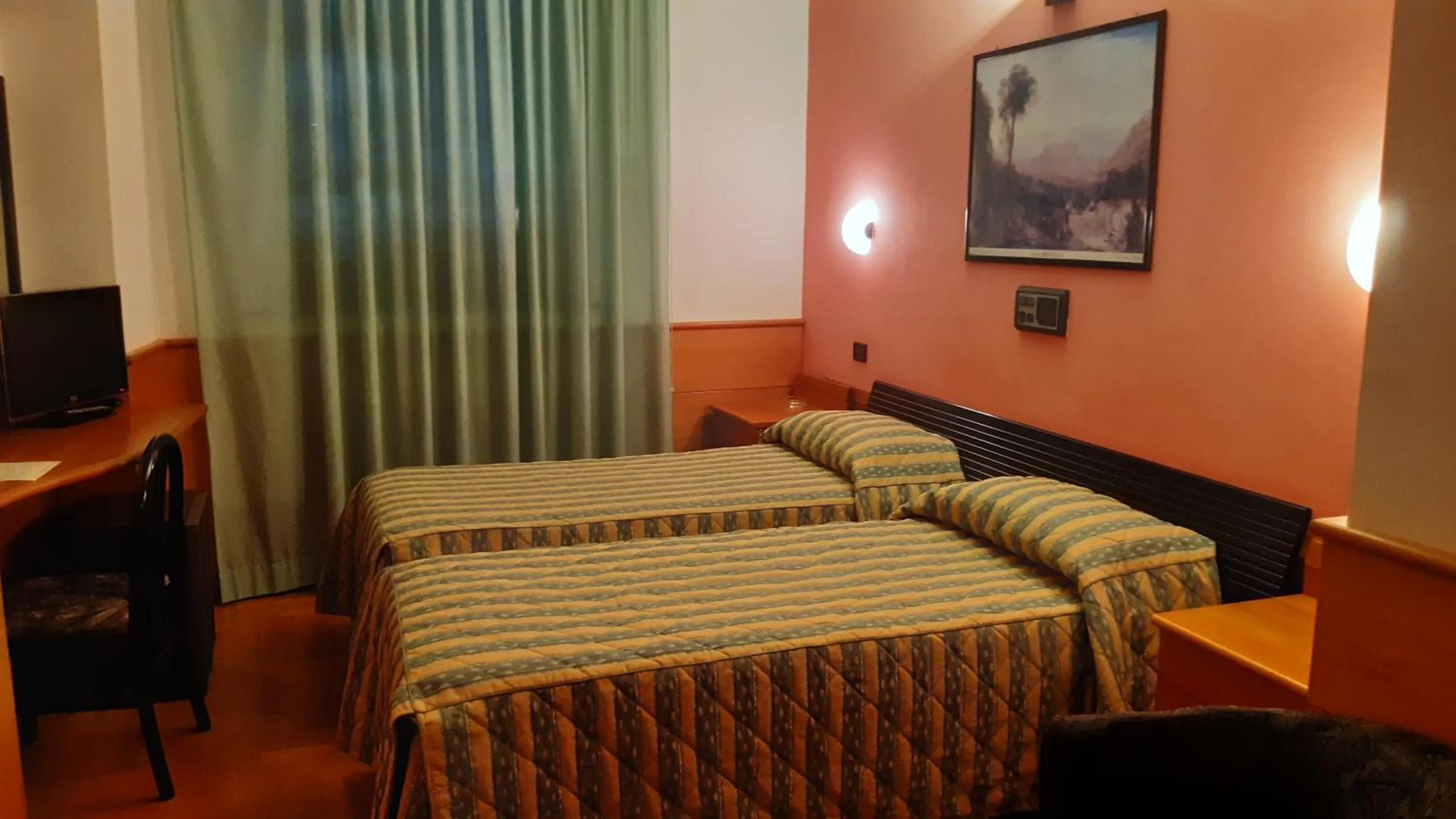 Bedroom, Bed in Hotel Valentino Centro Storico