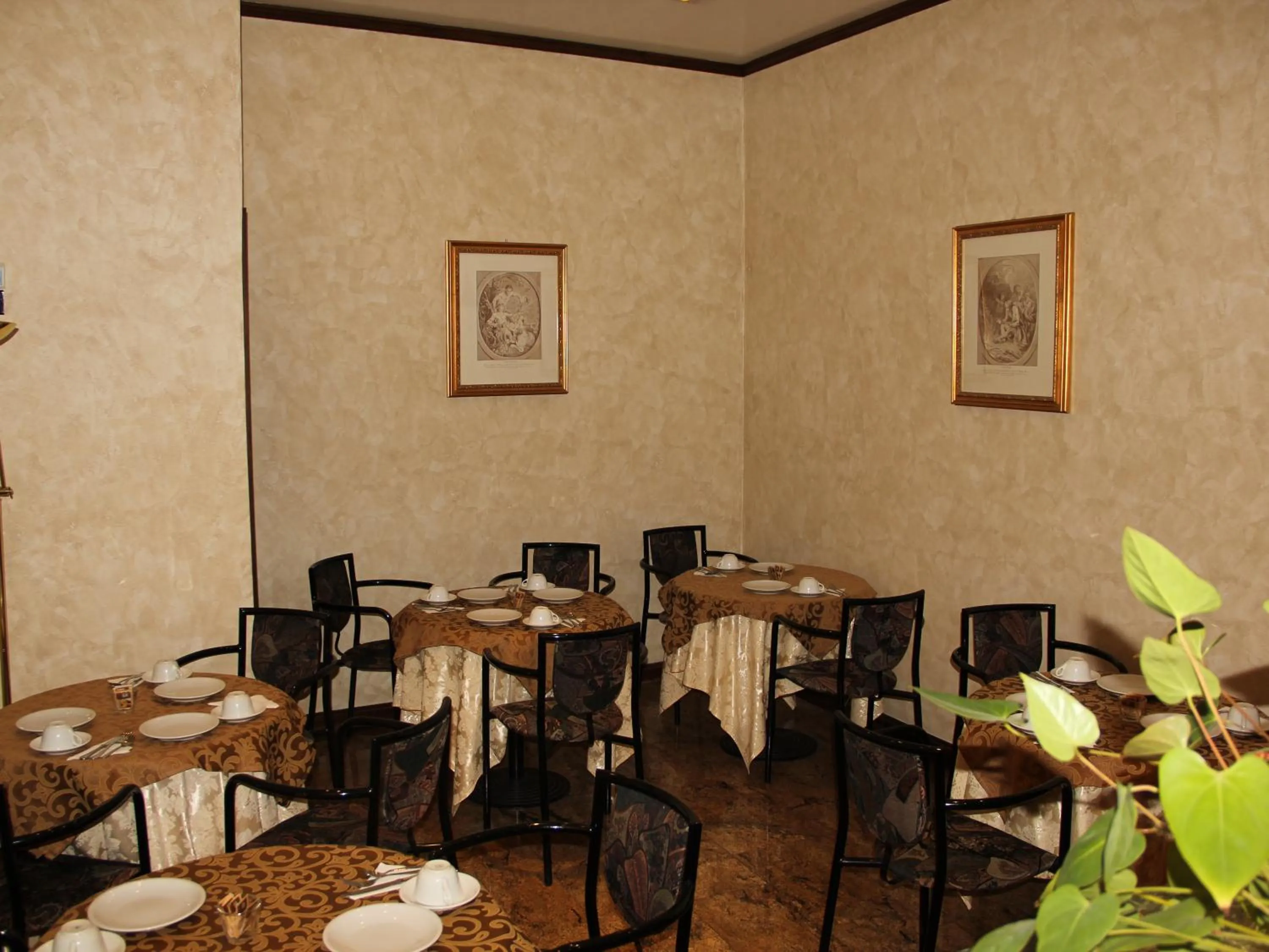 Breakfast in Hotel Valentino Centro Storico