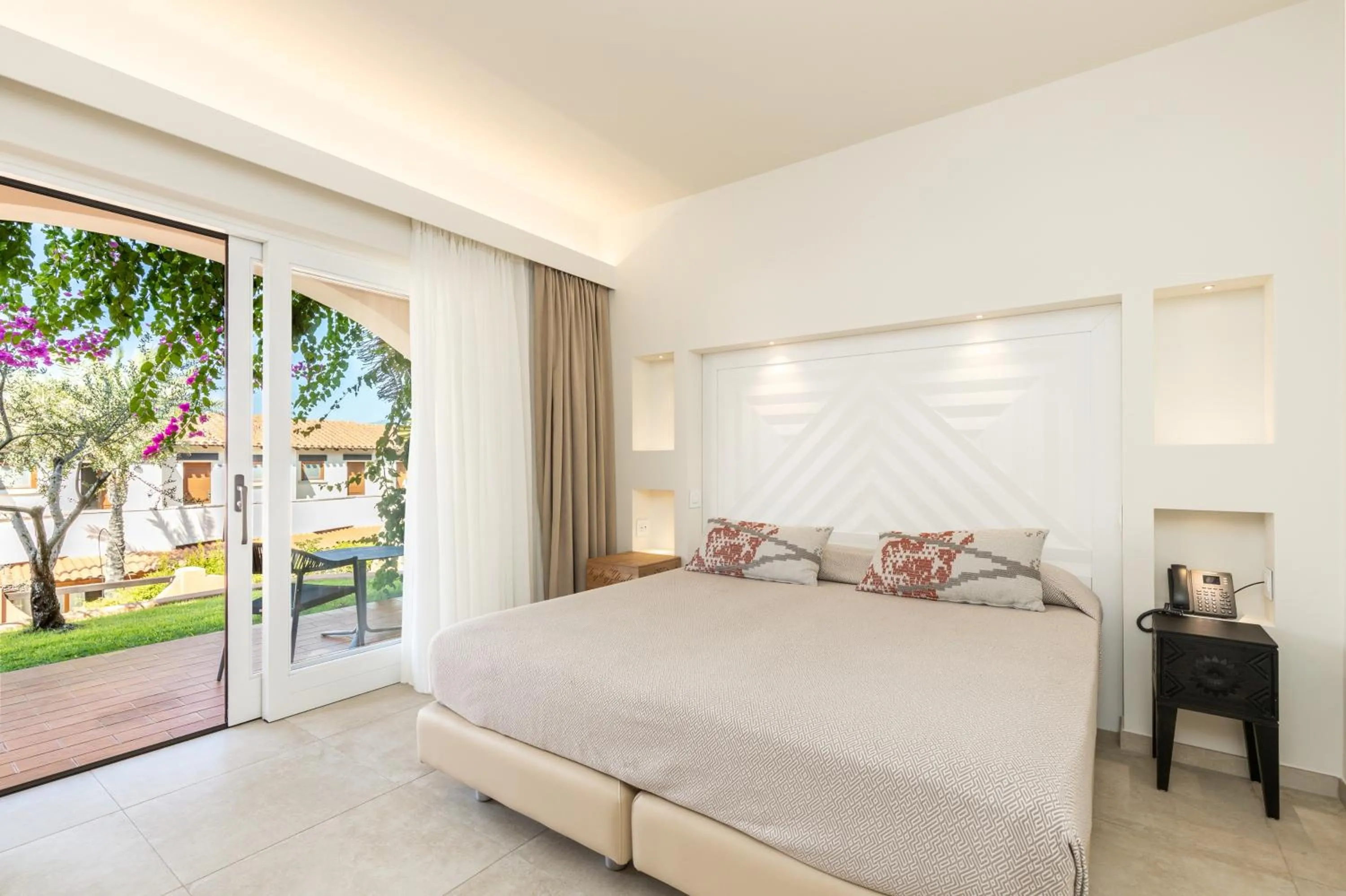 Bed in Hotel Club Saraceno - Bovis Hotels