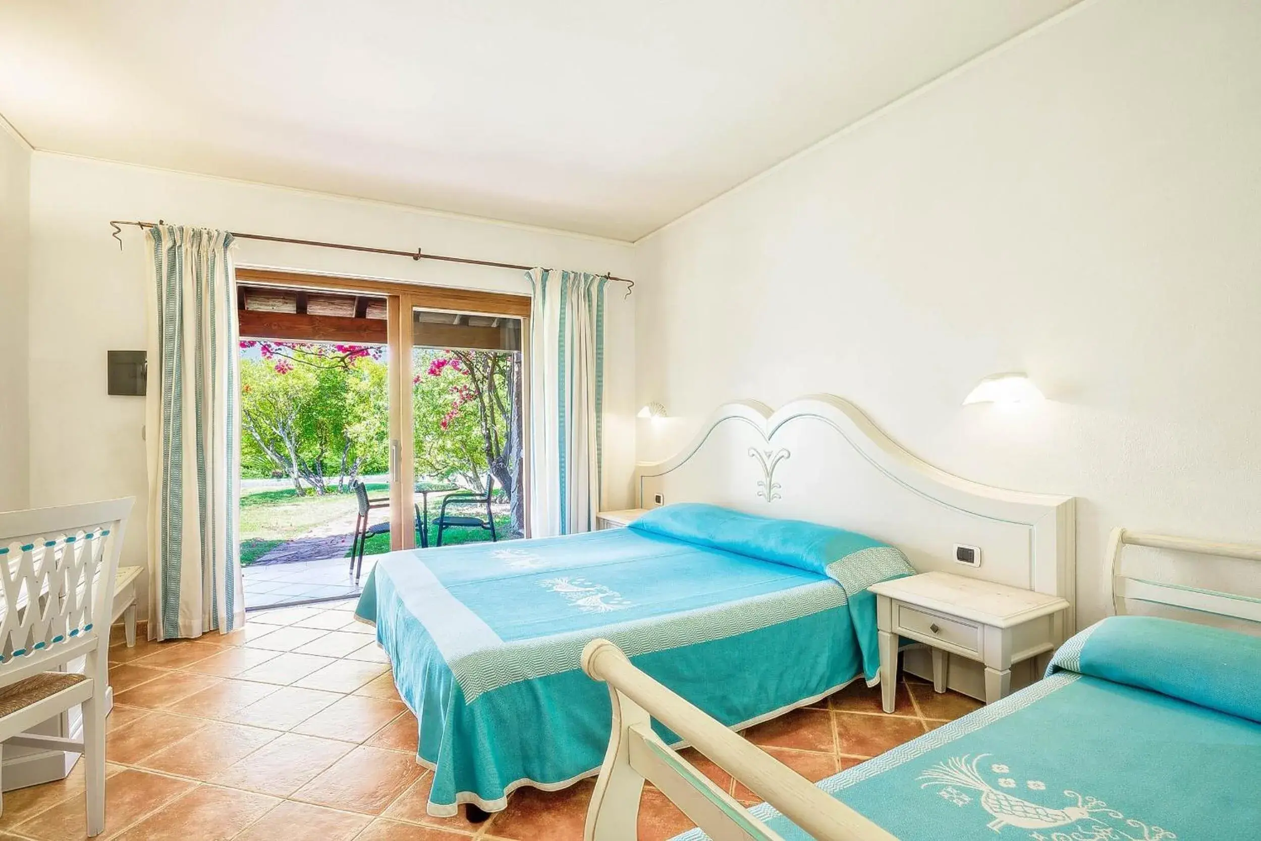 Bedroom, Bed in Hotel Club Saraceno - Bovis Hotels Bedroom, Bed in Hotel Club Saraceno - Bovis Hotels