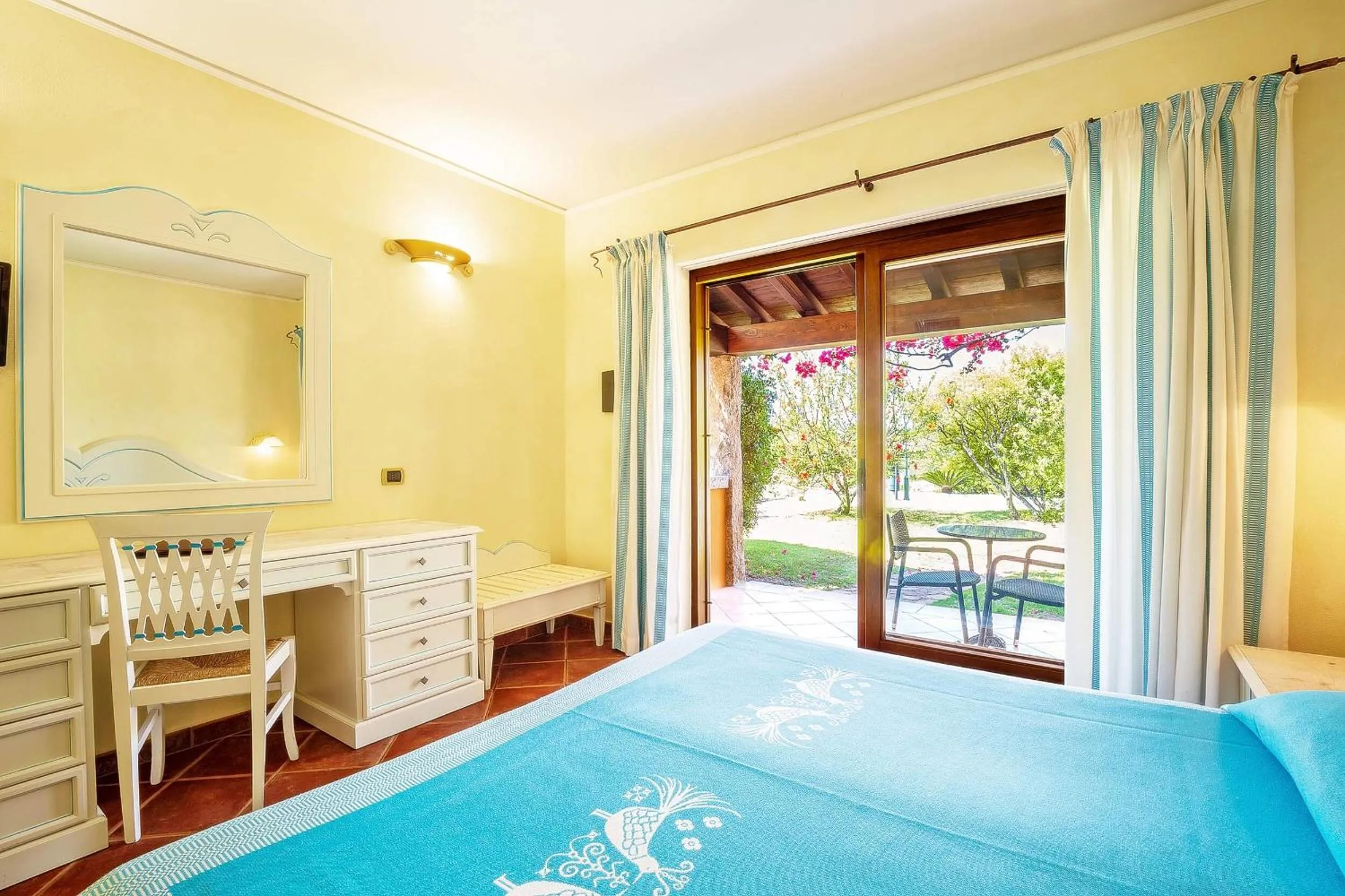 Bed in Hotel Club Saraceno - Bovis Hotels