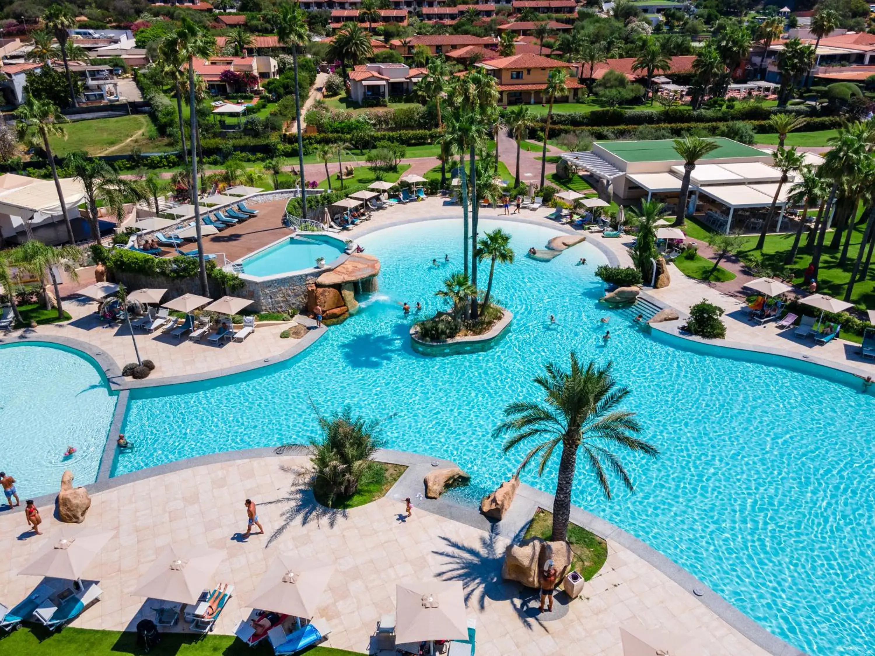 Swimming pool in Hotel Club Saraceno - Bovis Hotels Swimming pool in Hotel Club Saraceno - Bovis Hotels
