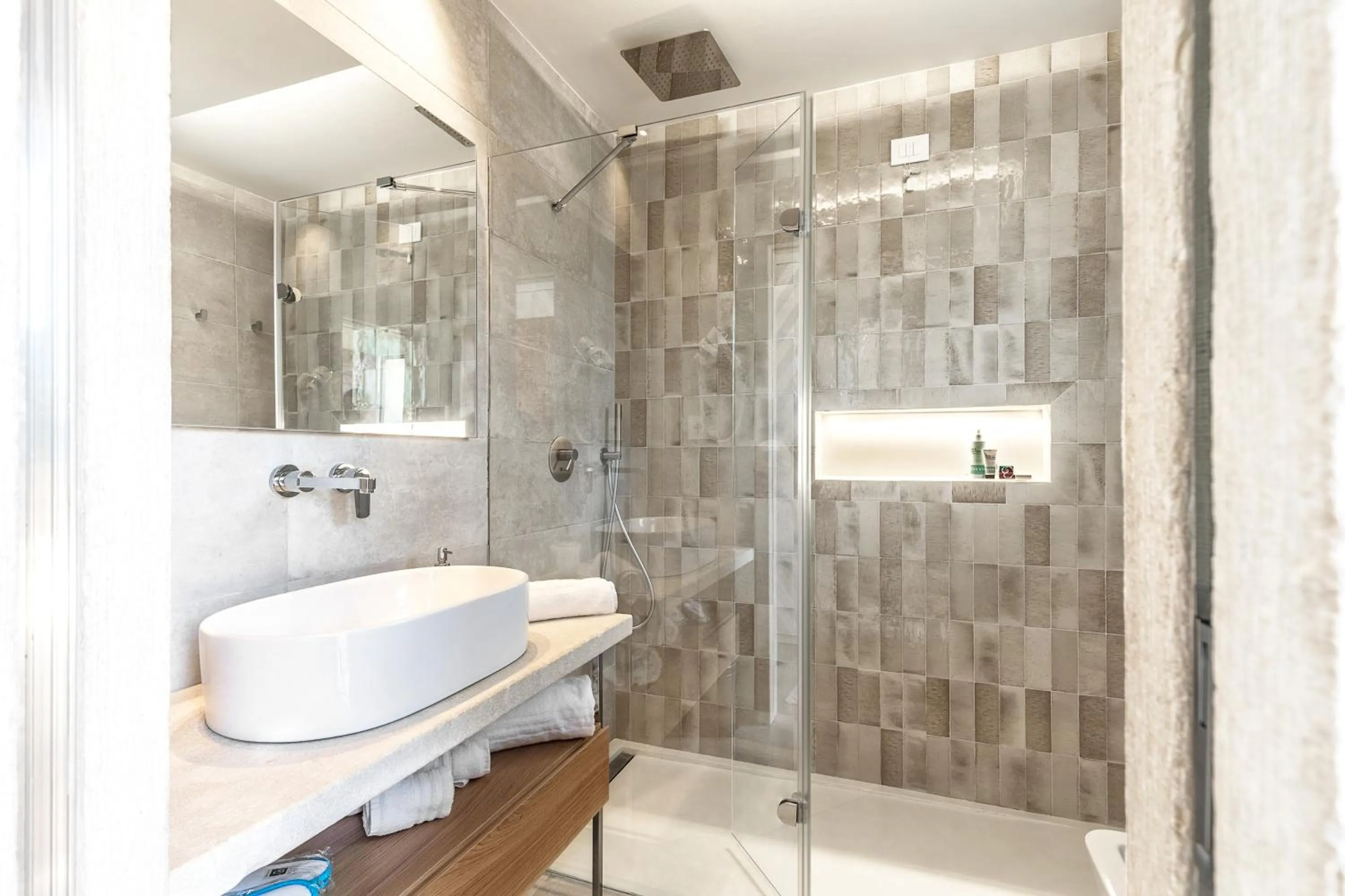 Bathroom in Hotel Club Saraceno - Bovis Hotels