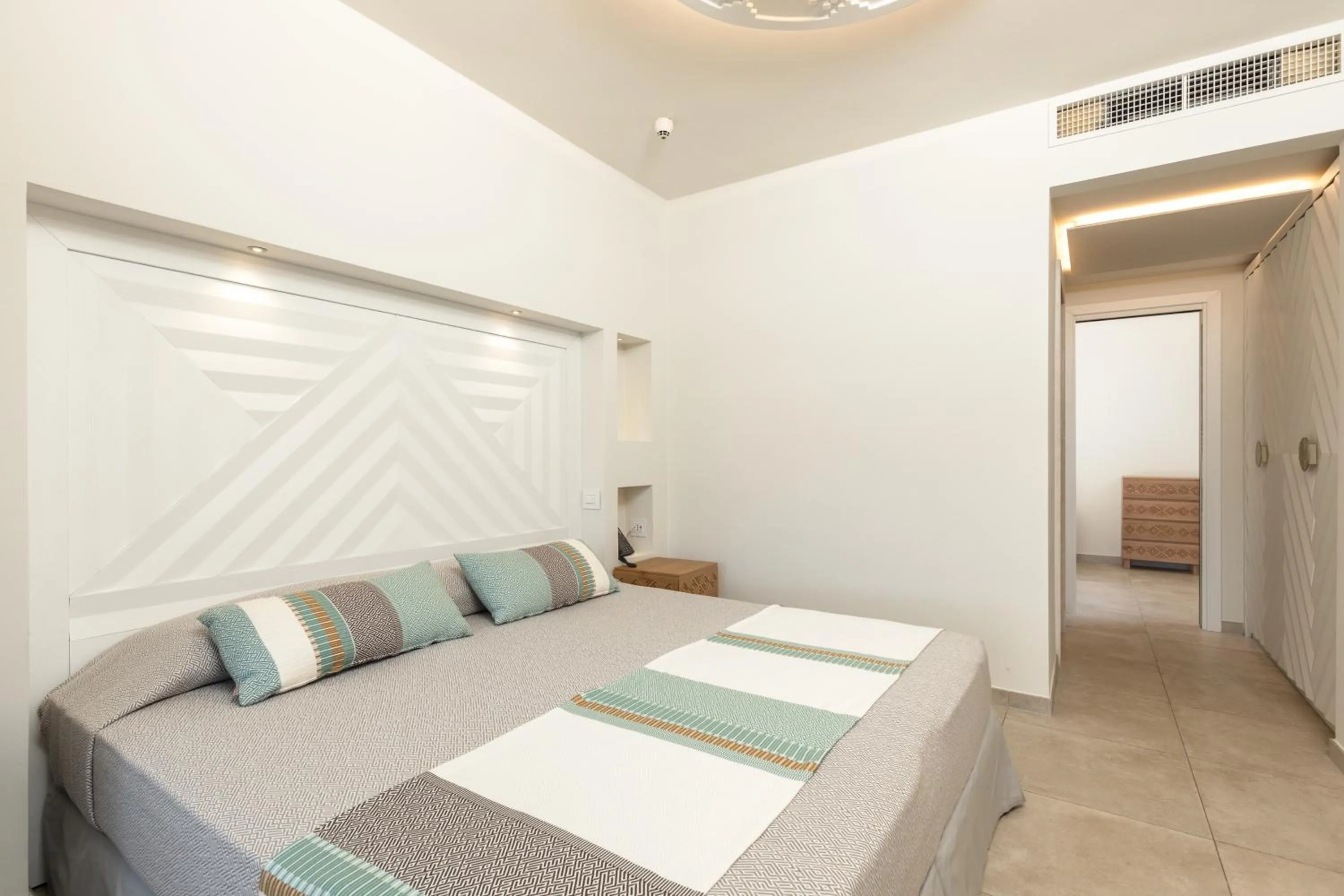 Bedroom, Bed in Hotel Club Saraceno - Bovis Hotels