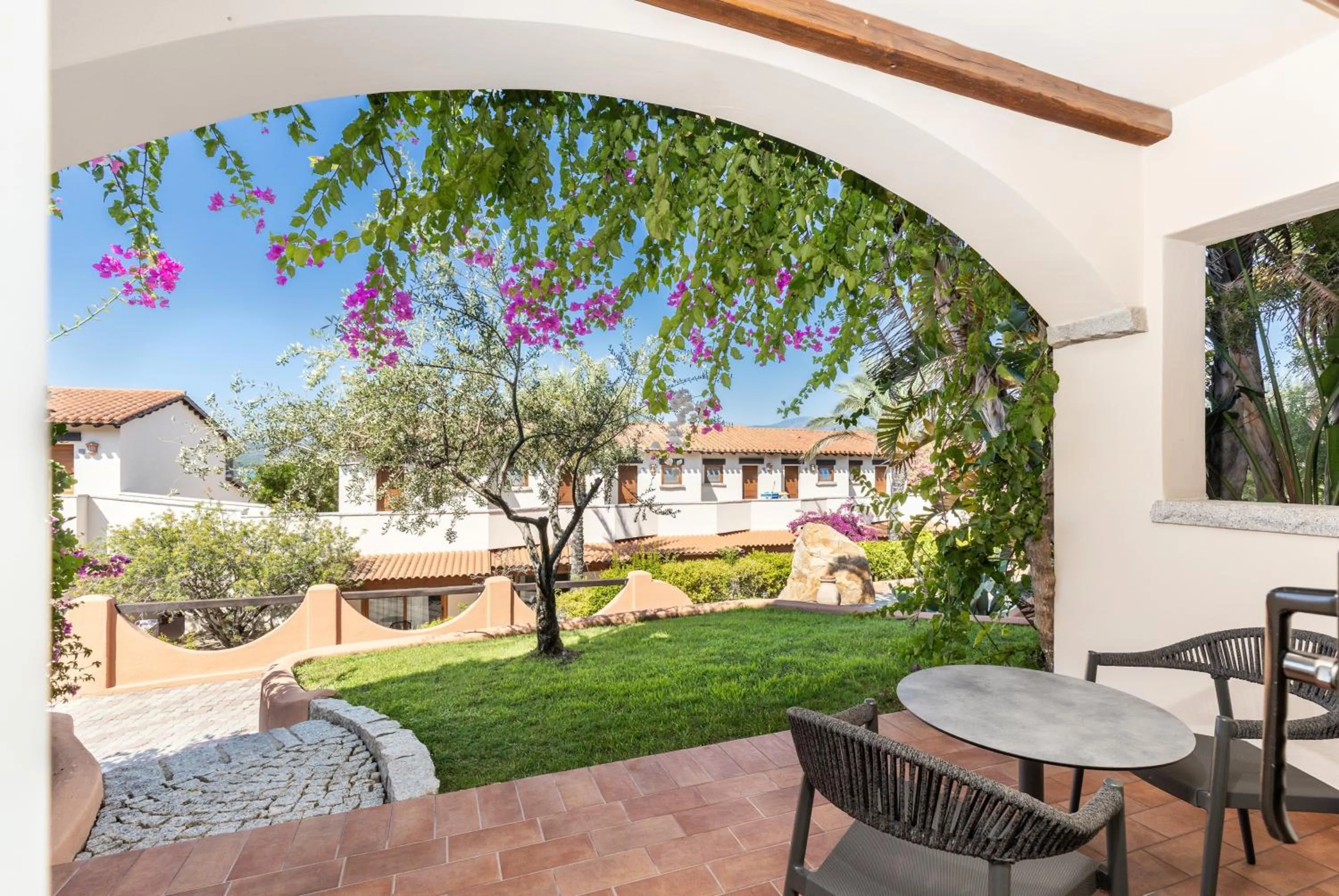 Garden in Hotel Club Saraceno - Bovis Hotels