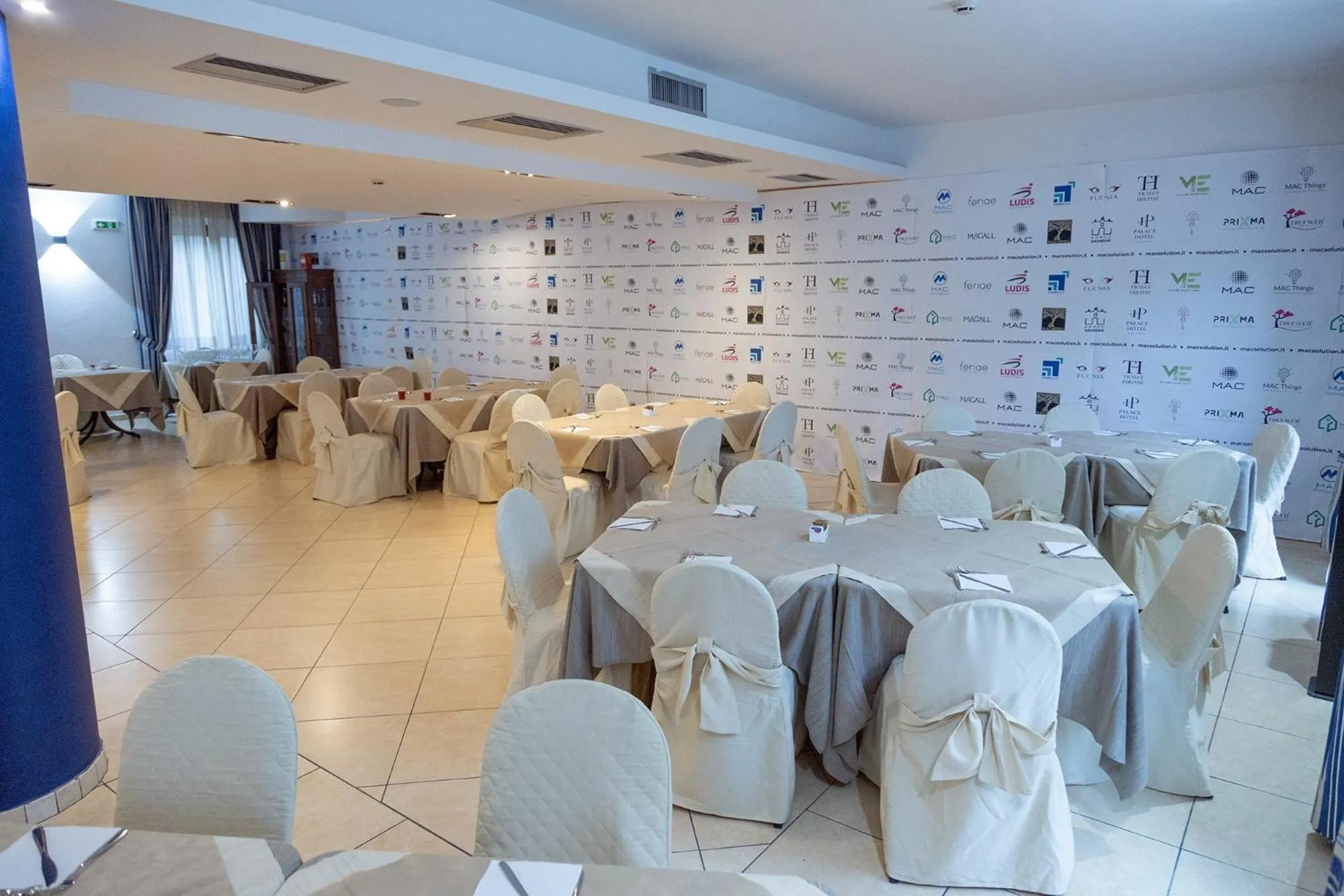 Restaurant/places to eat in Palace Hotel Due Ponti