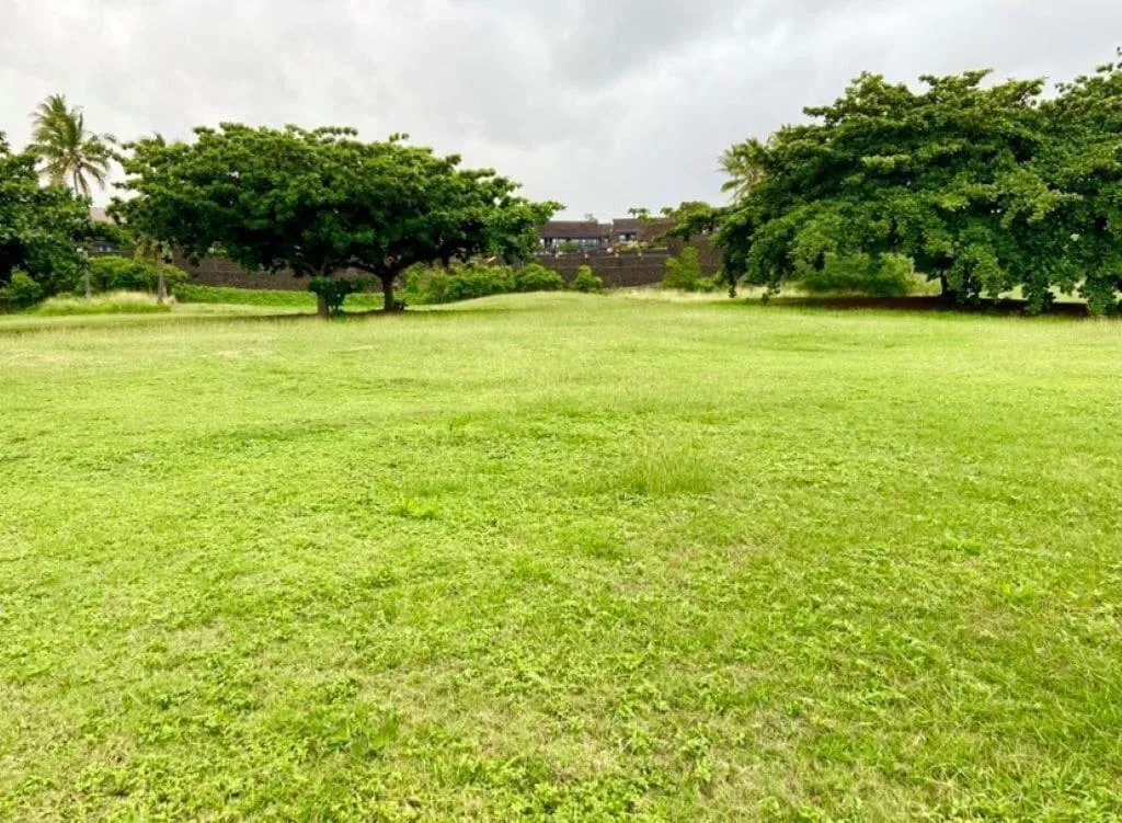 Property building in Black Sands Beach Condo with Full Kitchen