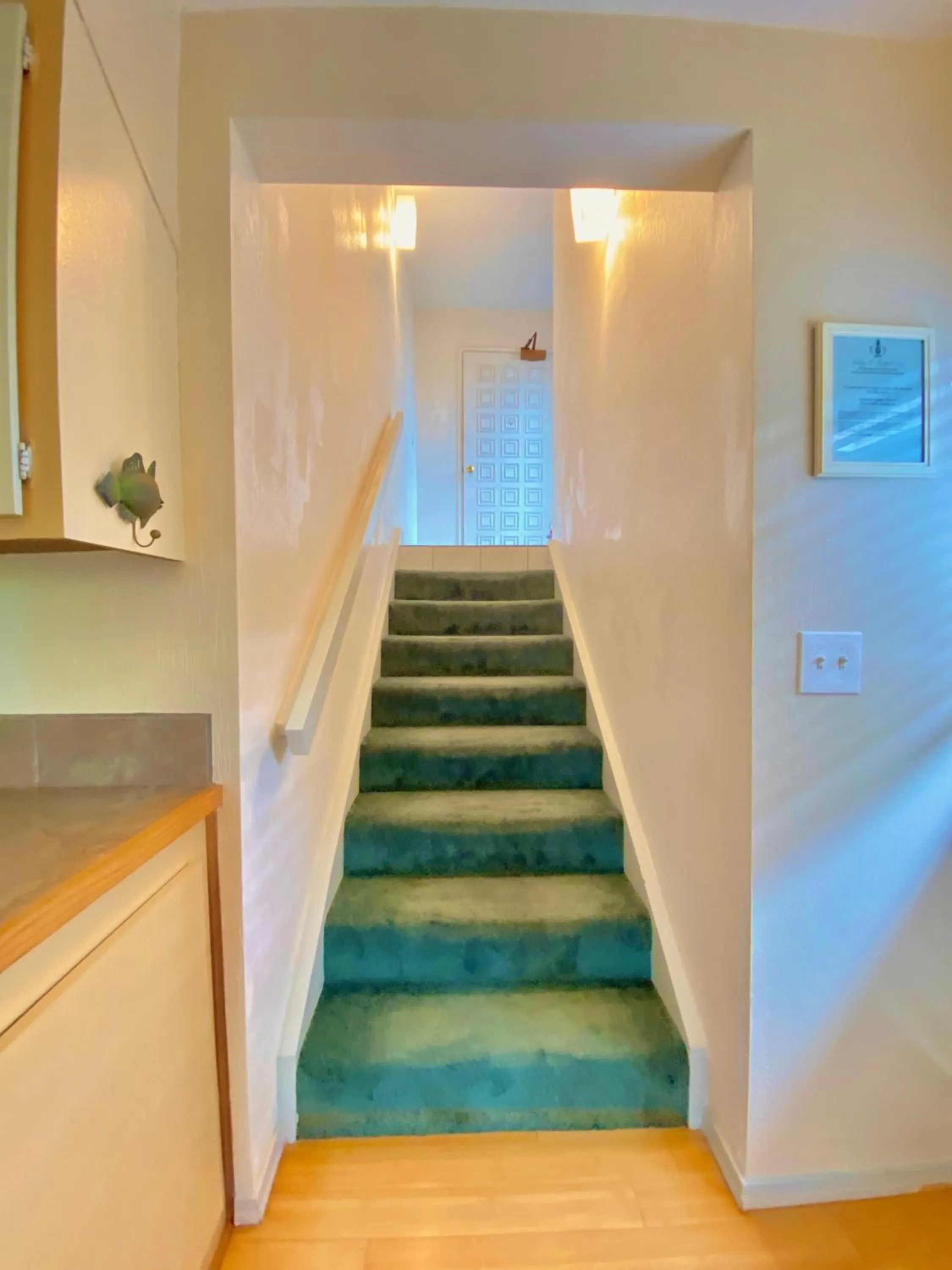 Facade/entrance in Black Sands Beach Condo with Full Kitchen