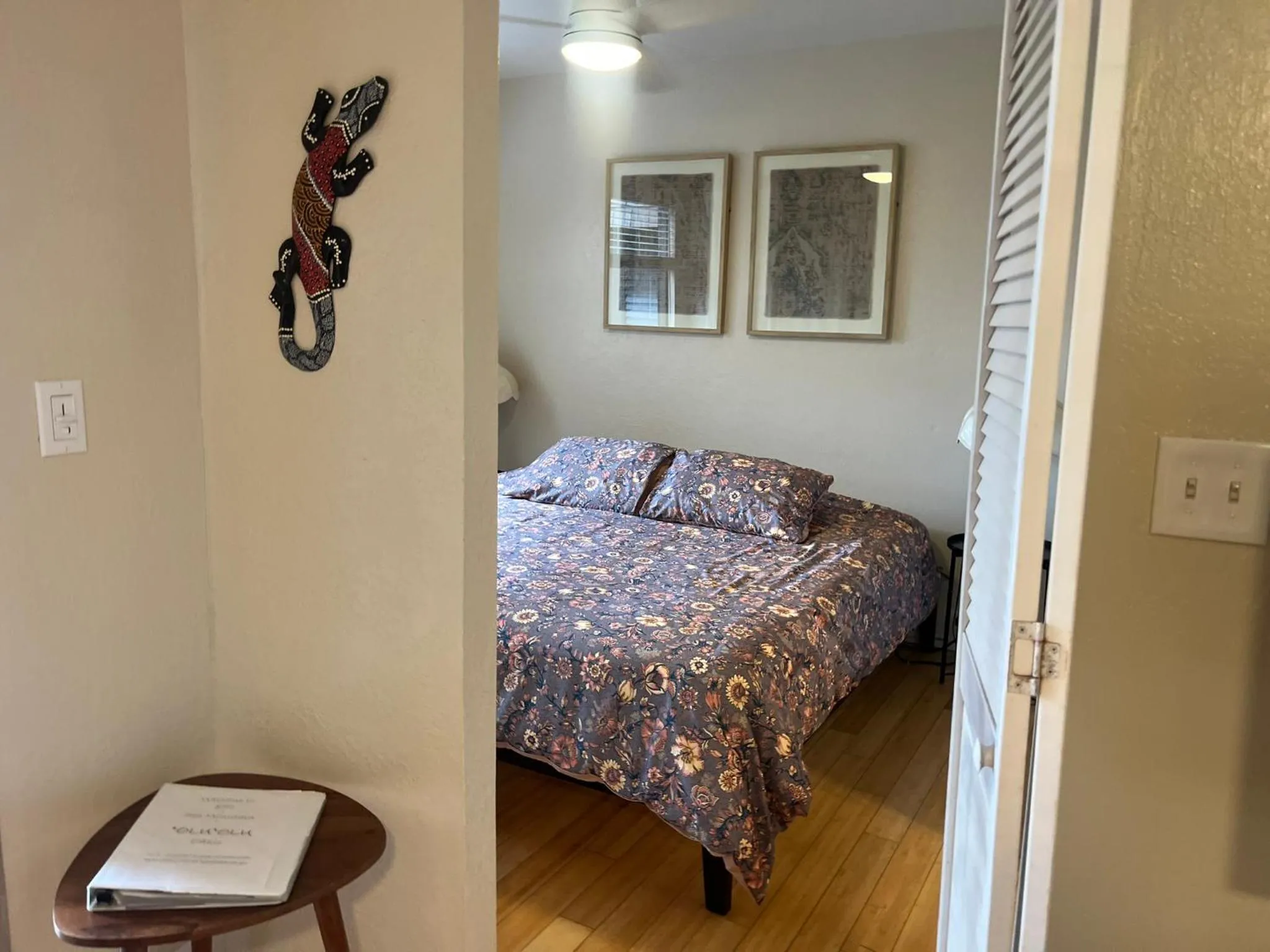 Bed in Black Sands Beach Condo with Full Kitchen