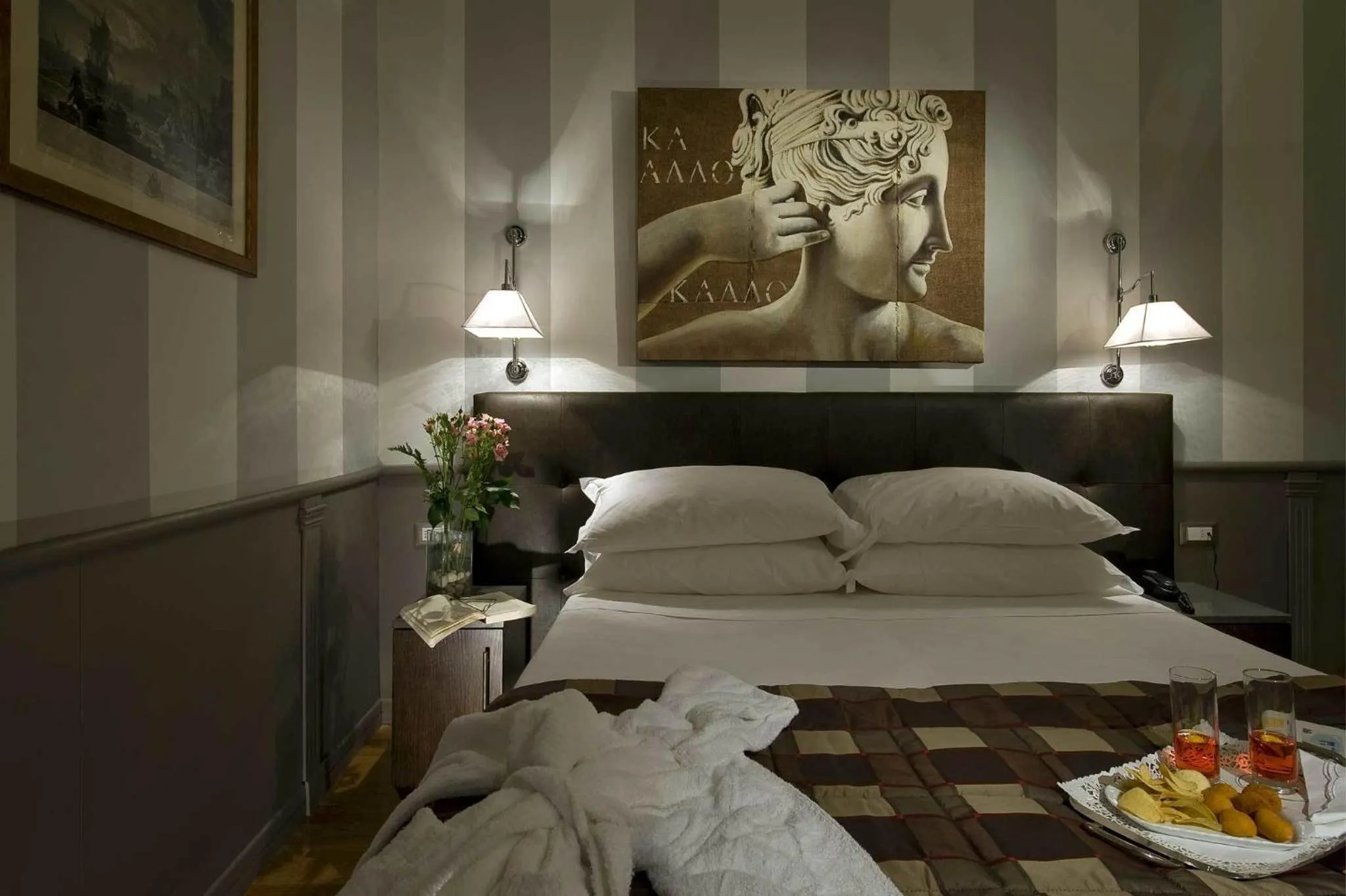 Photo of the whole room, Bed in Duca d'Alba Hotel - Chateaux & Hotels Collection