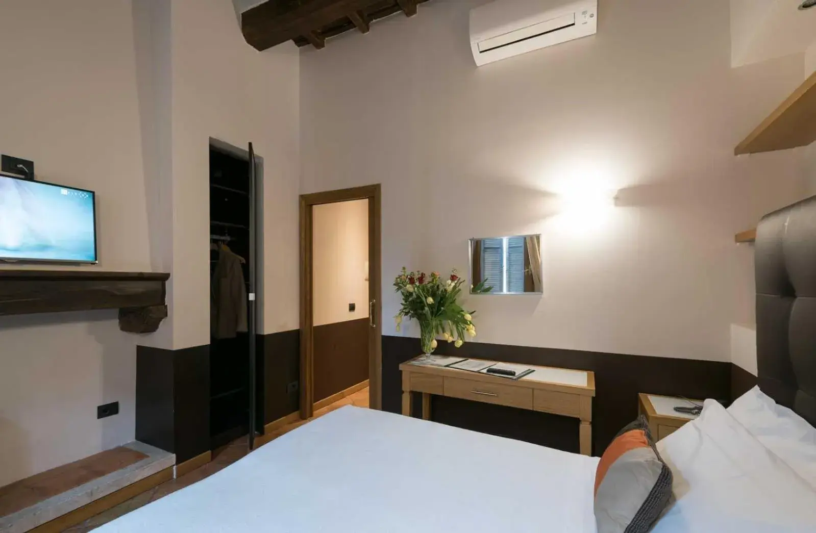 Bed in Duca d'Alba Hotel - Chateaux & Hotels Collection Bed in Duca d'Alba Hotel - Chateaux & Hotels Collection