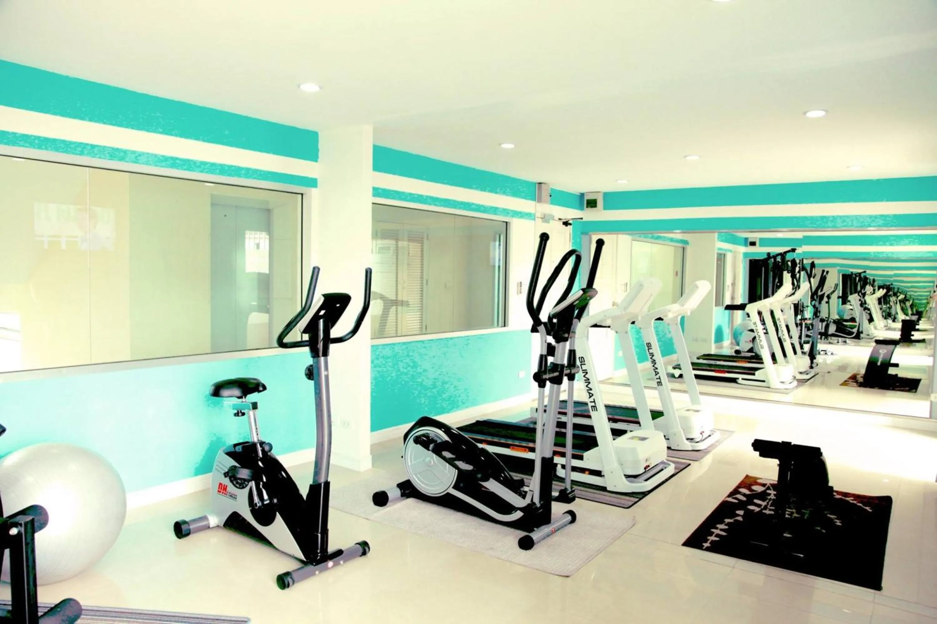 Fitness centre/facilities in Mee sook Hotel and Residence