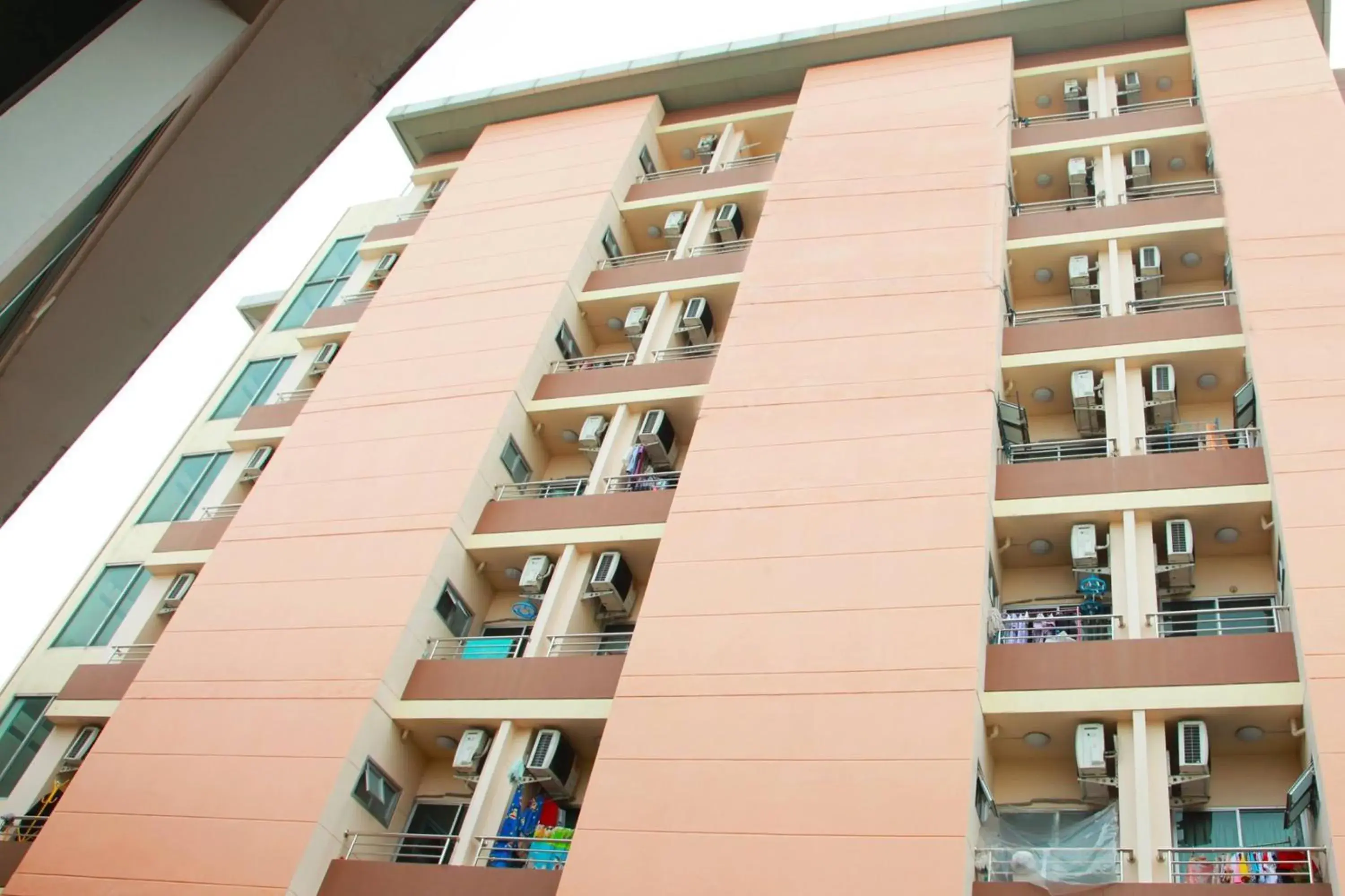 Property building in Mee sook Hotel and Residence Property building in Mee sook Hotel and Residence