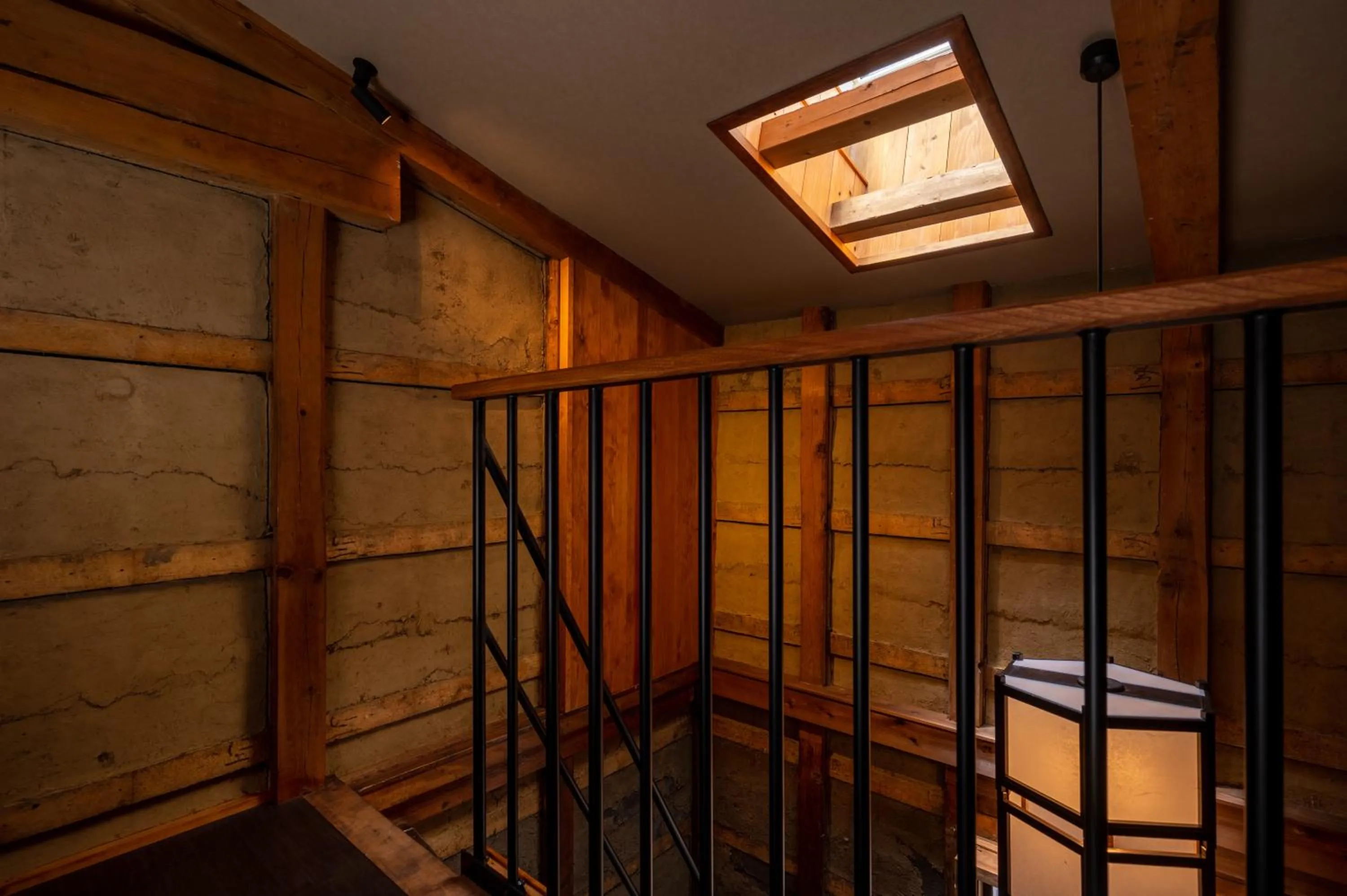 Photo of the whole room in BYAKU Narai