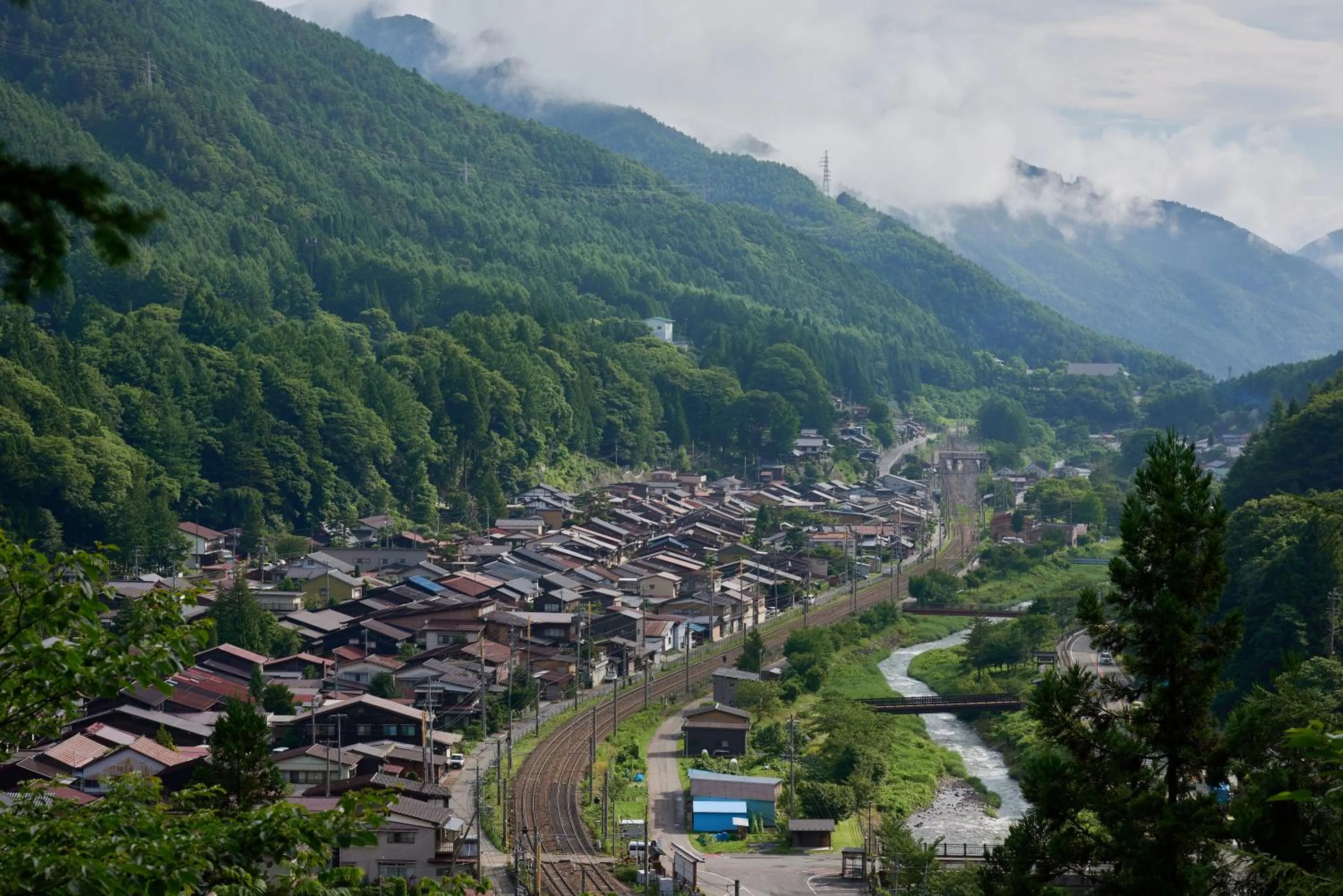 Neighbourhood in BYAKU Narai