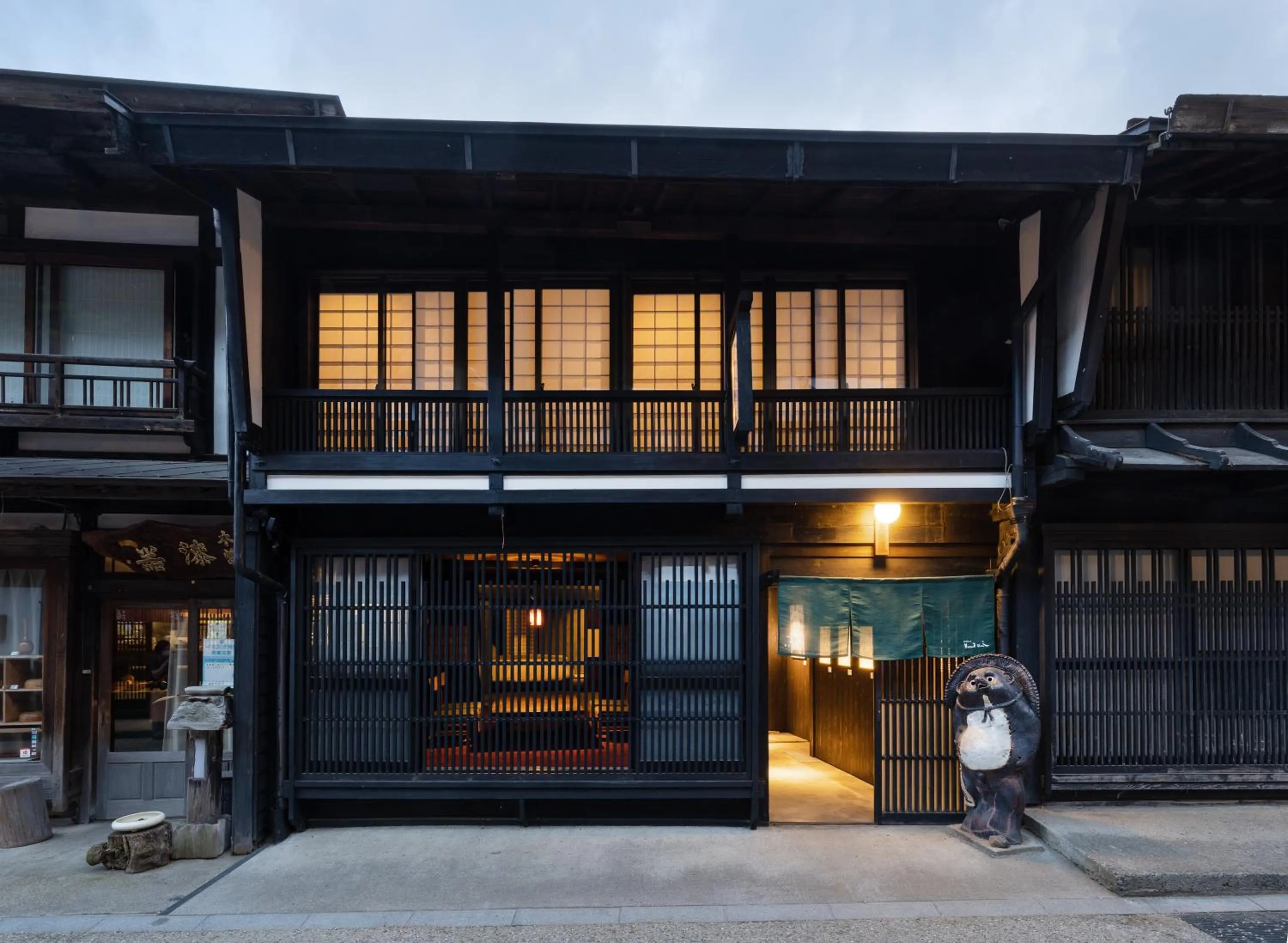 Property building in BYAKU Narai