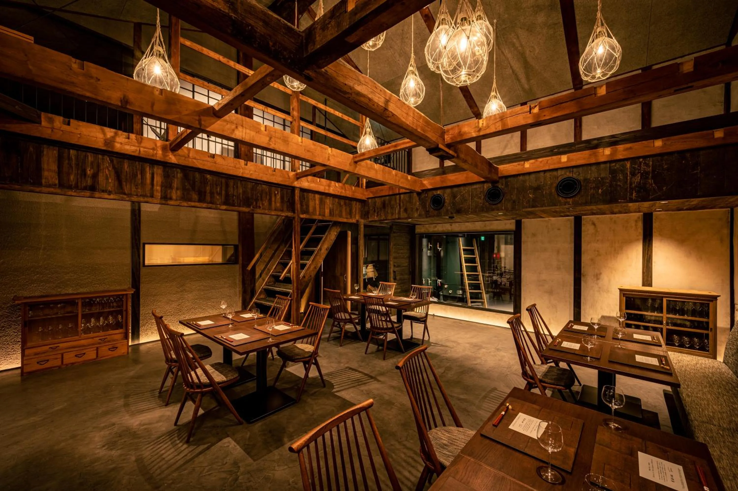 Restaurant/places to eat in BYAKU Narai