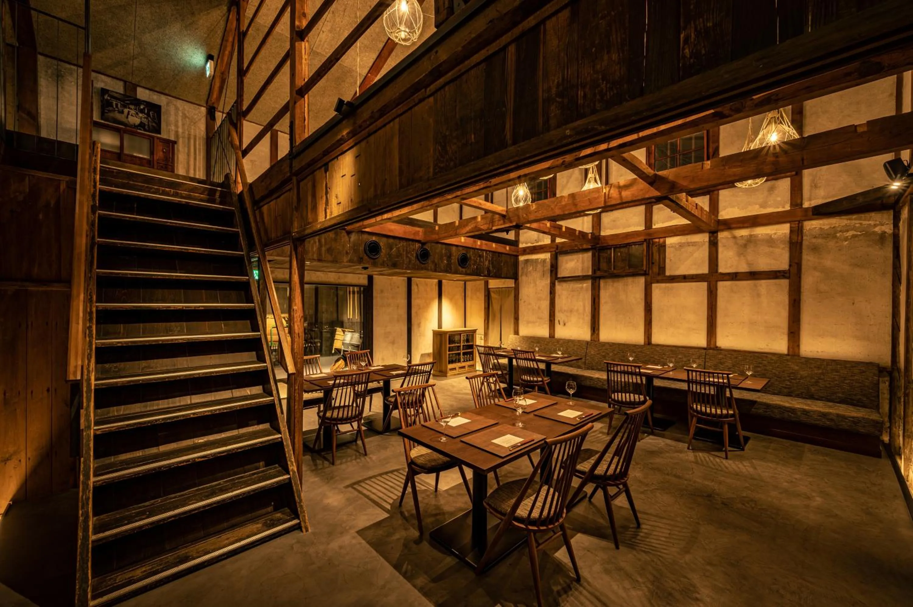 Restaurant/places to eat in BYAKU Narai