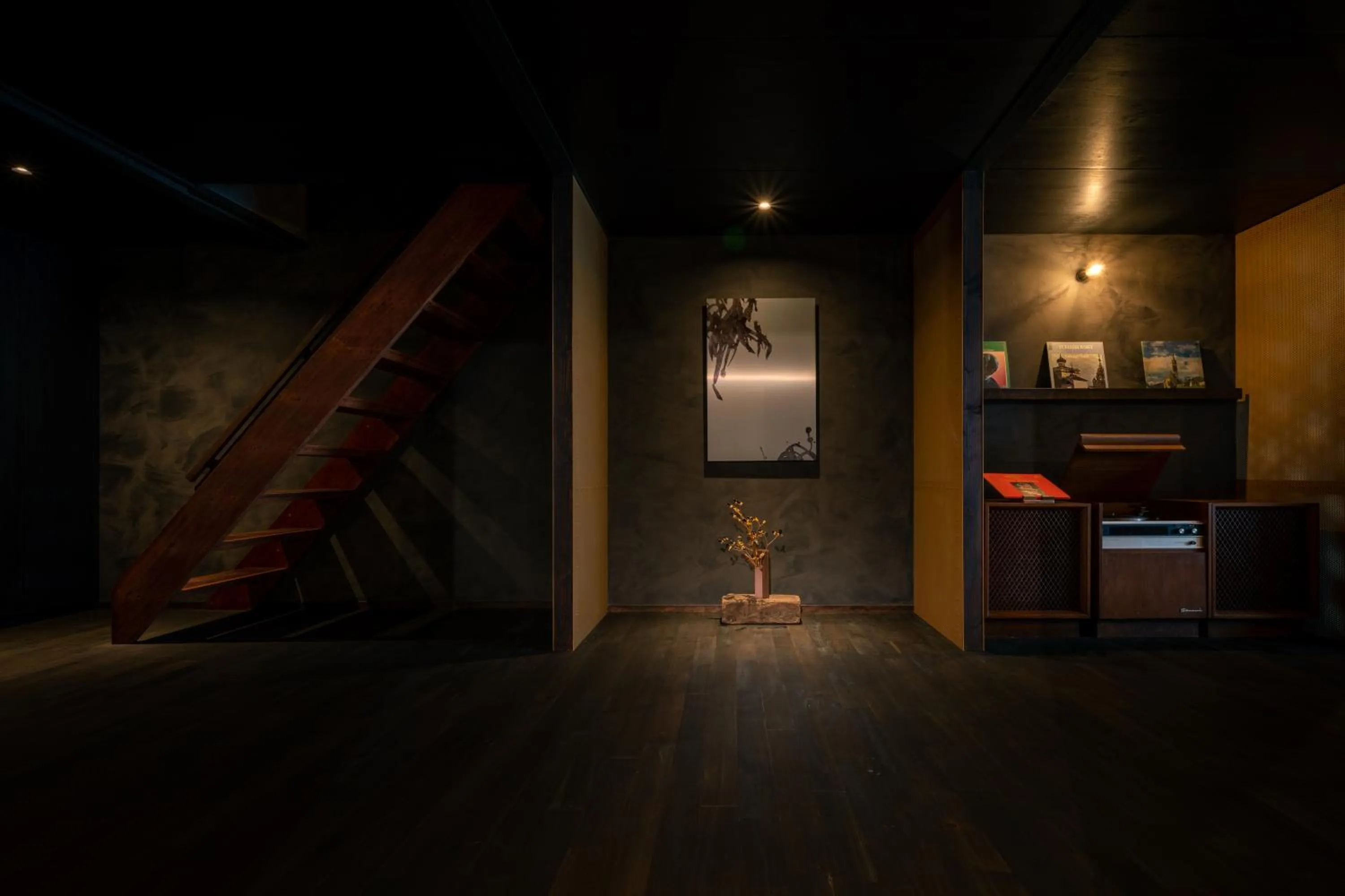 Photo of the whole room in BYAKU Narai