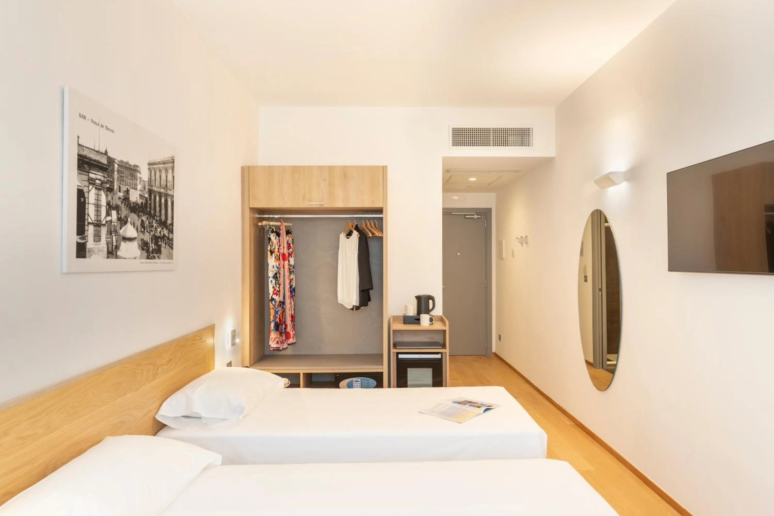 Double or Twin Room with Shower - single occupancy in Victor Hotel