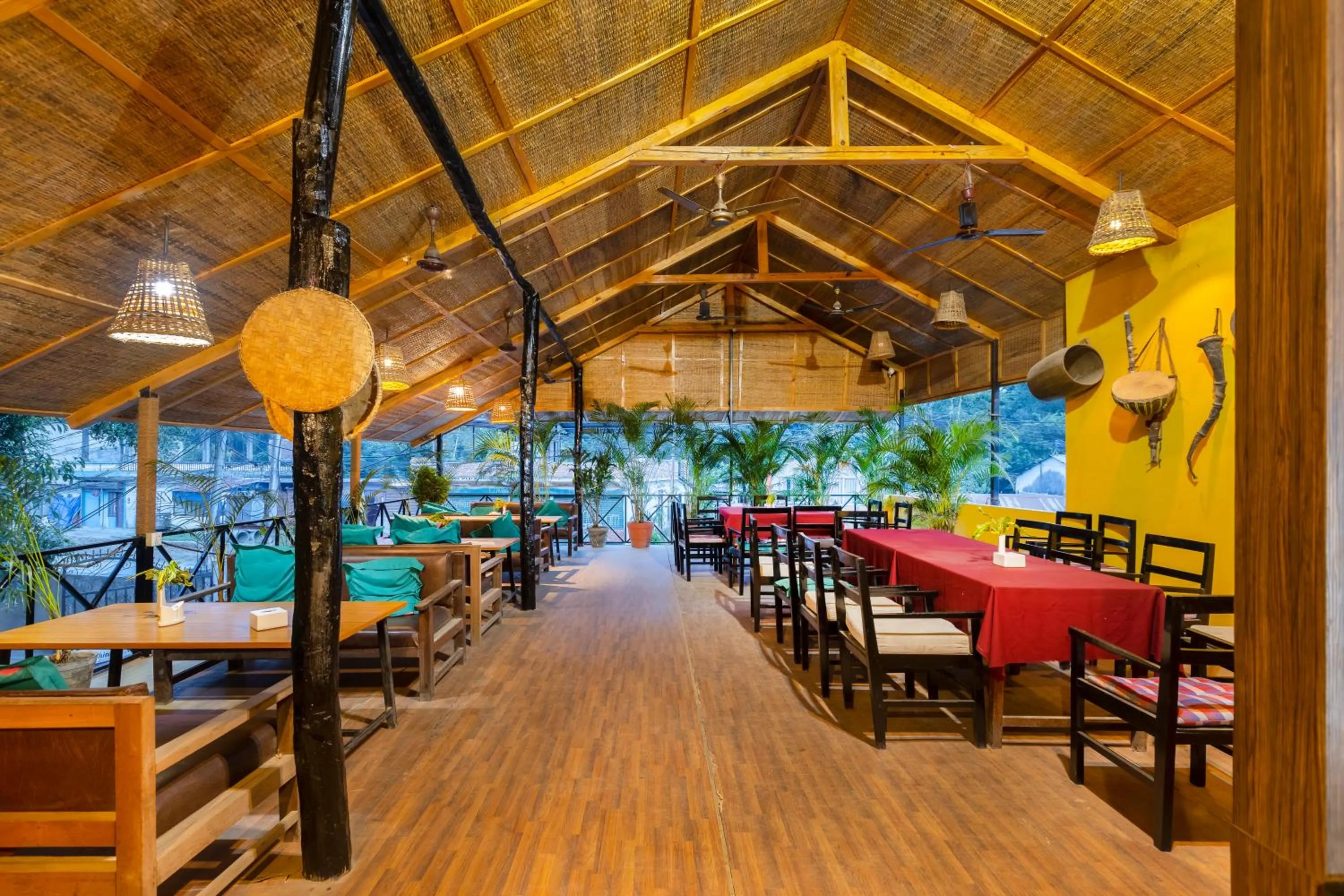 Restaurant/places to eat in Hotel Parkside