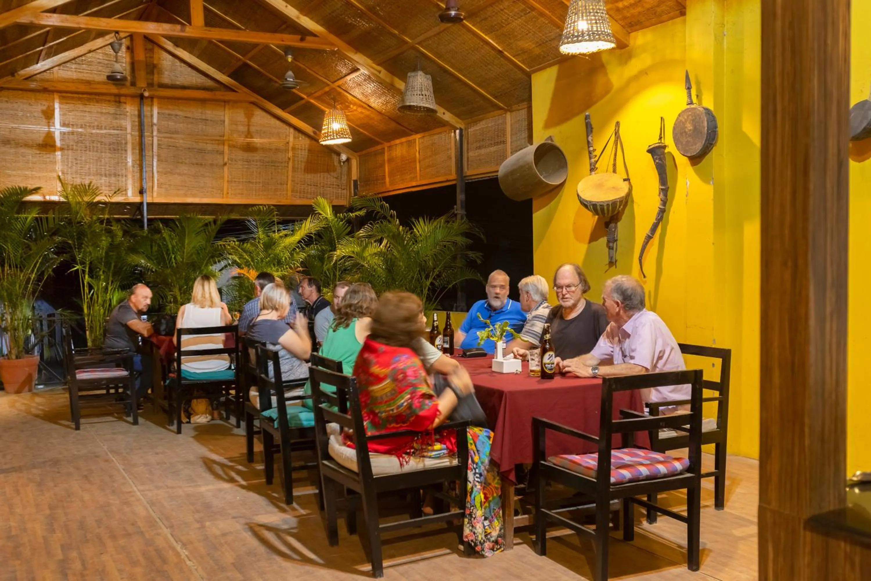 Restaurant/places to eat in Hotel Parkside