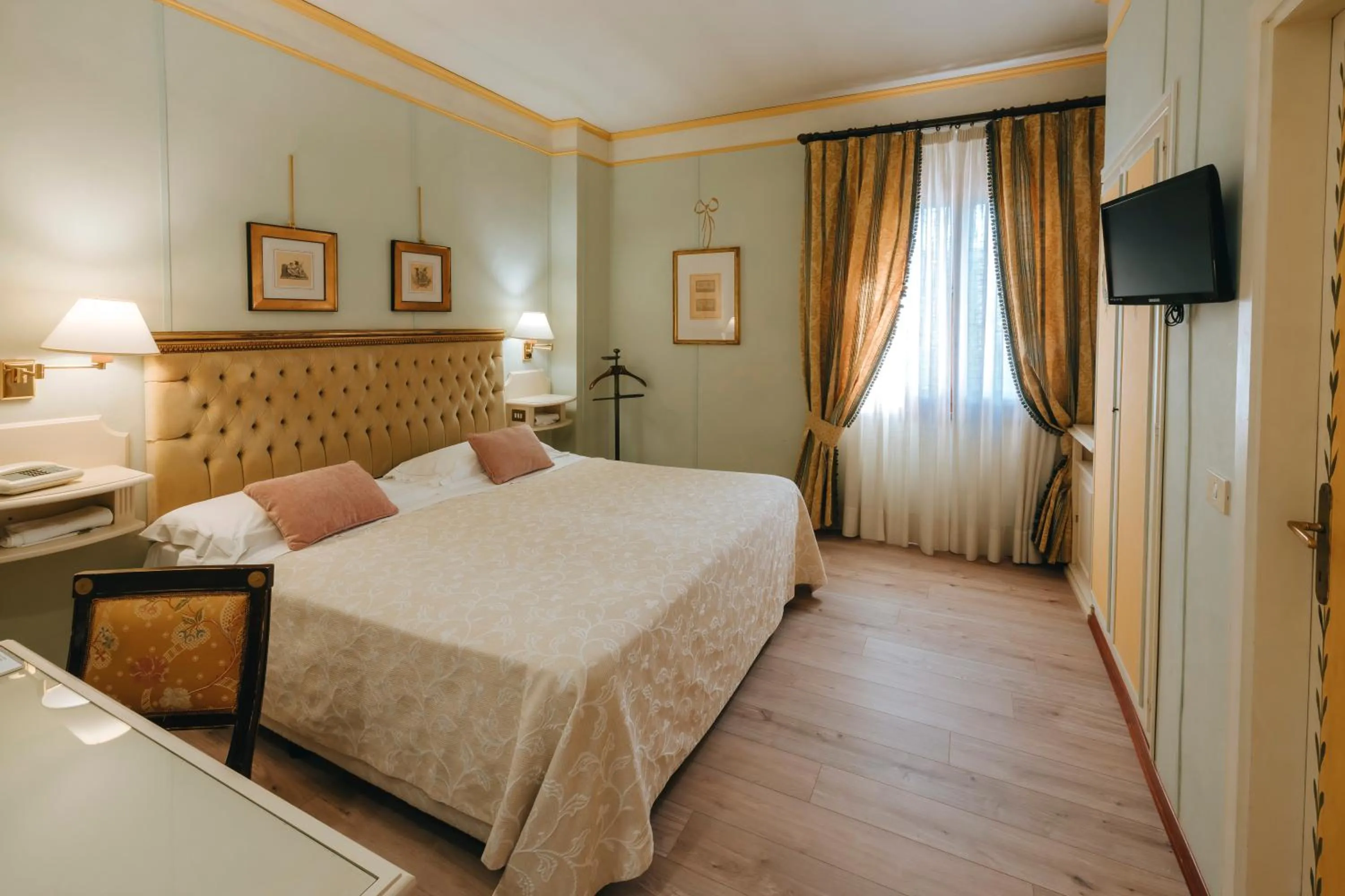 Bed in Hotel Bramante