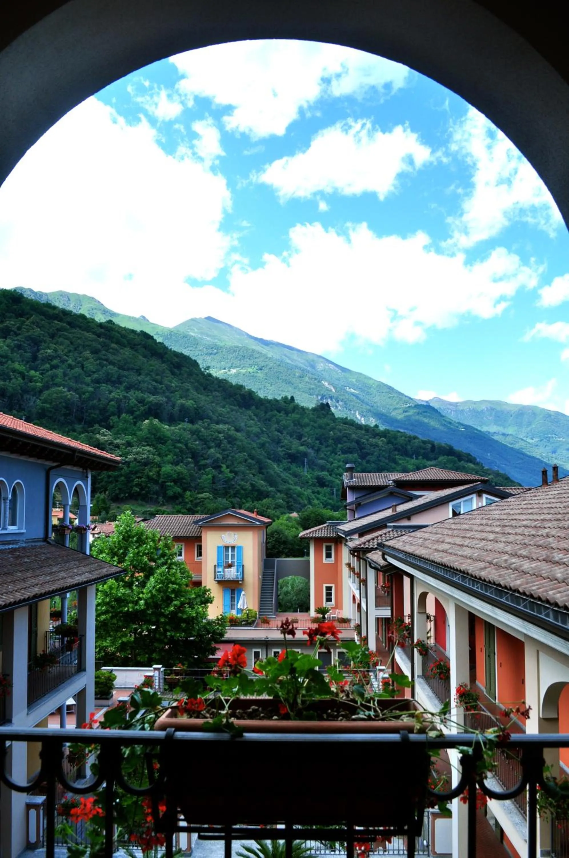Inner courtyard view in Aquazzurra Resort & Aparthotel