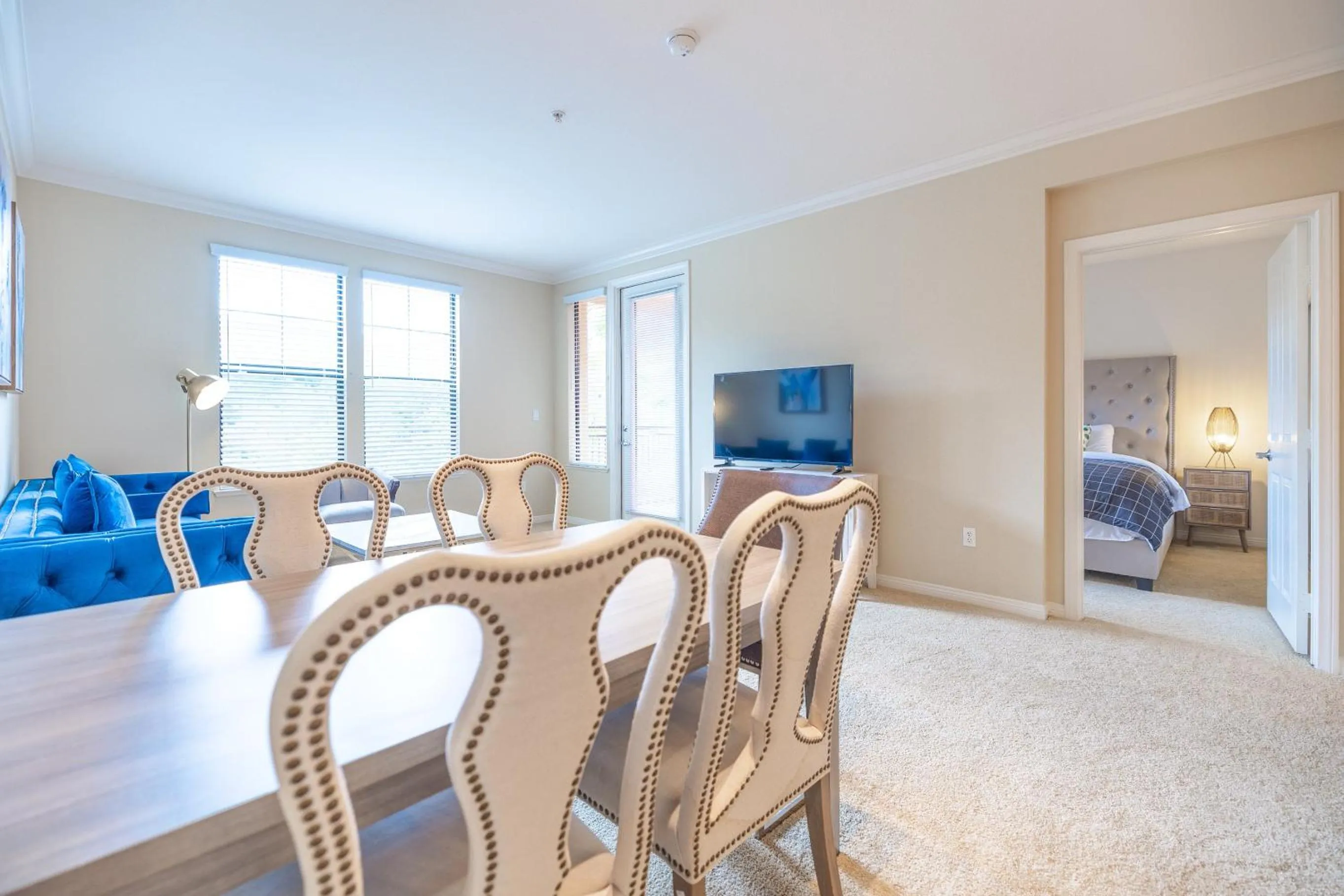 Bed in Luxury Irvine Spectrum 2 bedrooms 2 Bathrooms Kitchen pool Apartment