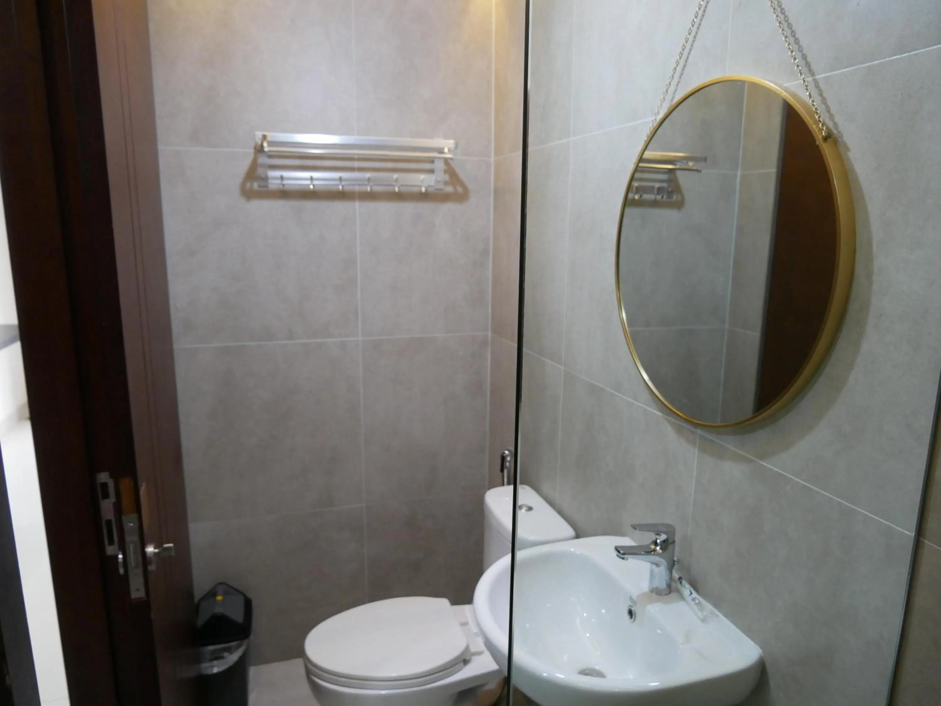 Bathroom in Meisterstadt Pollux Habibie