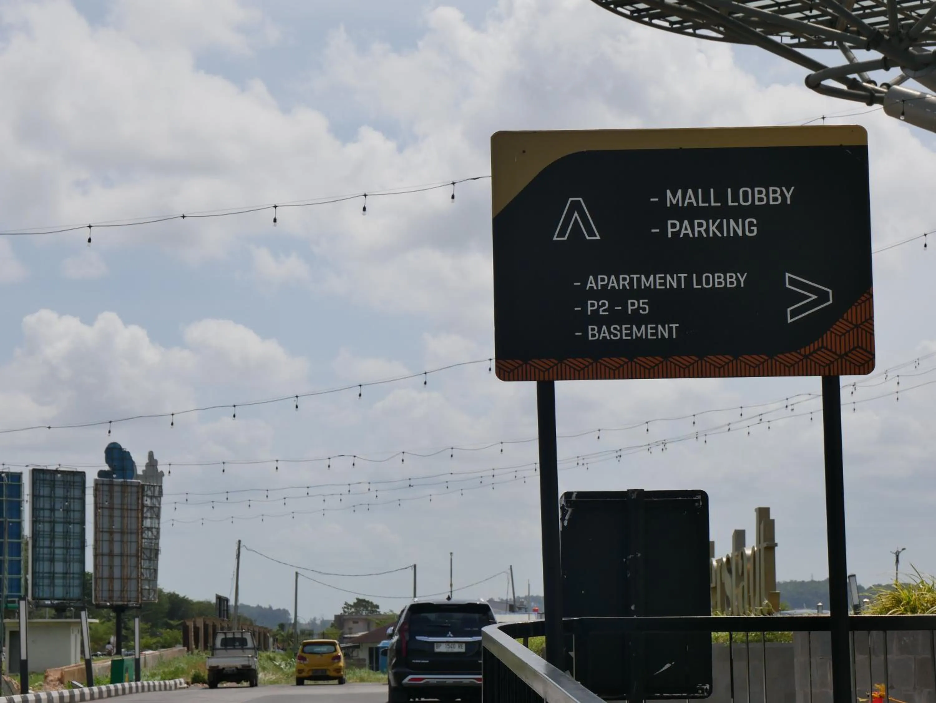 Facade/entrance in Meisterstadt Pollux Habibie