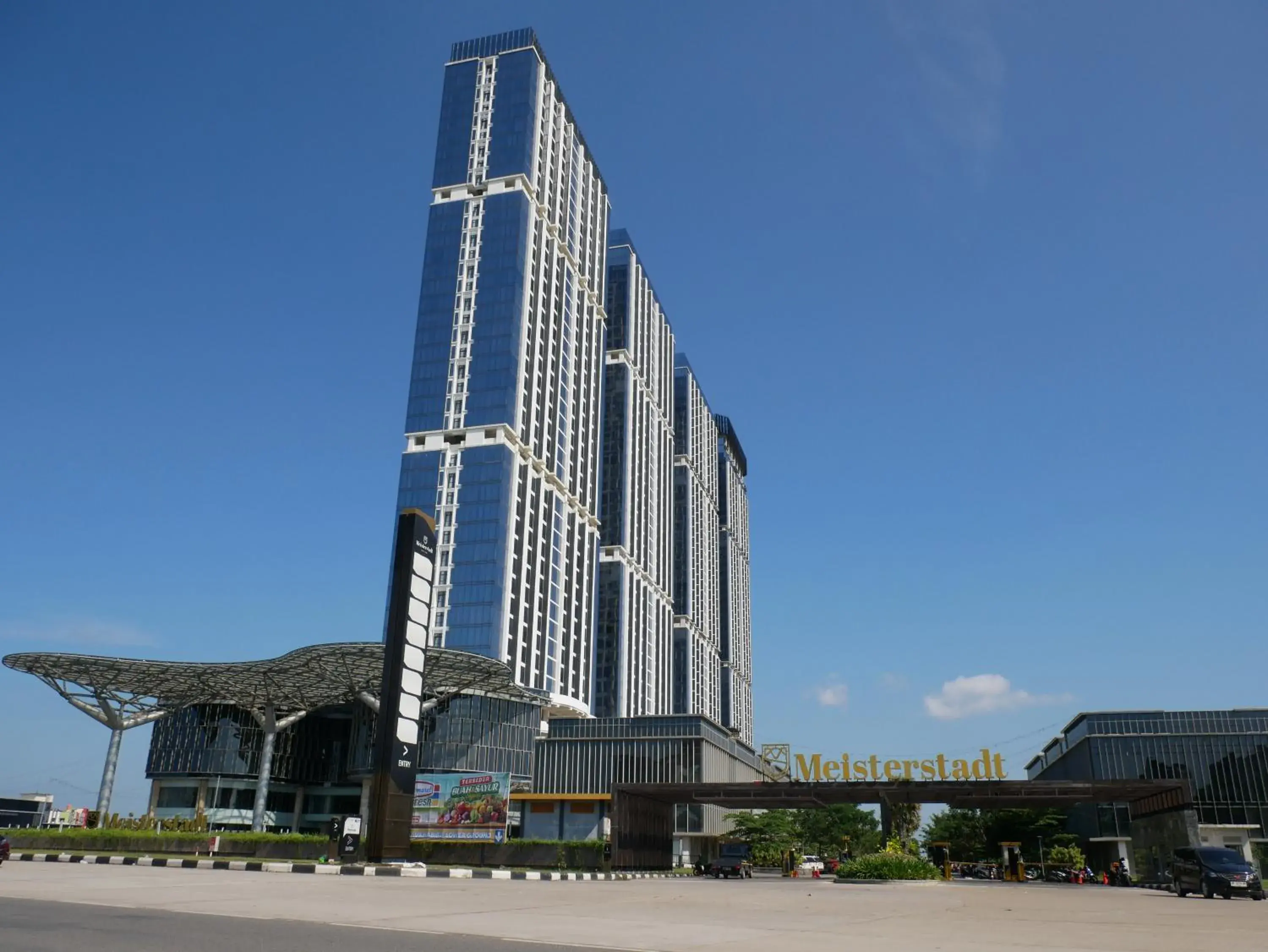 Queen Studio in Meisterstadt Pollux Habibie Queen Studio in Meisterstadt Pollux Habibie