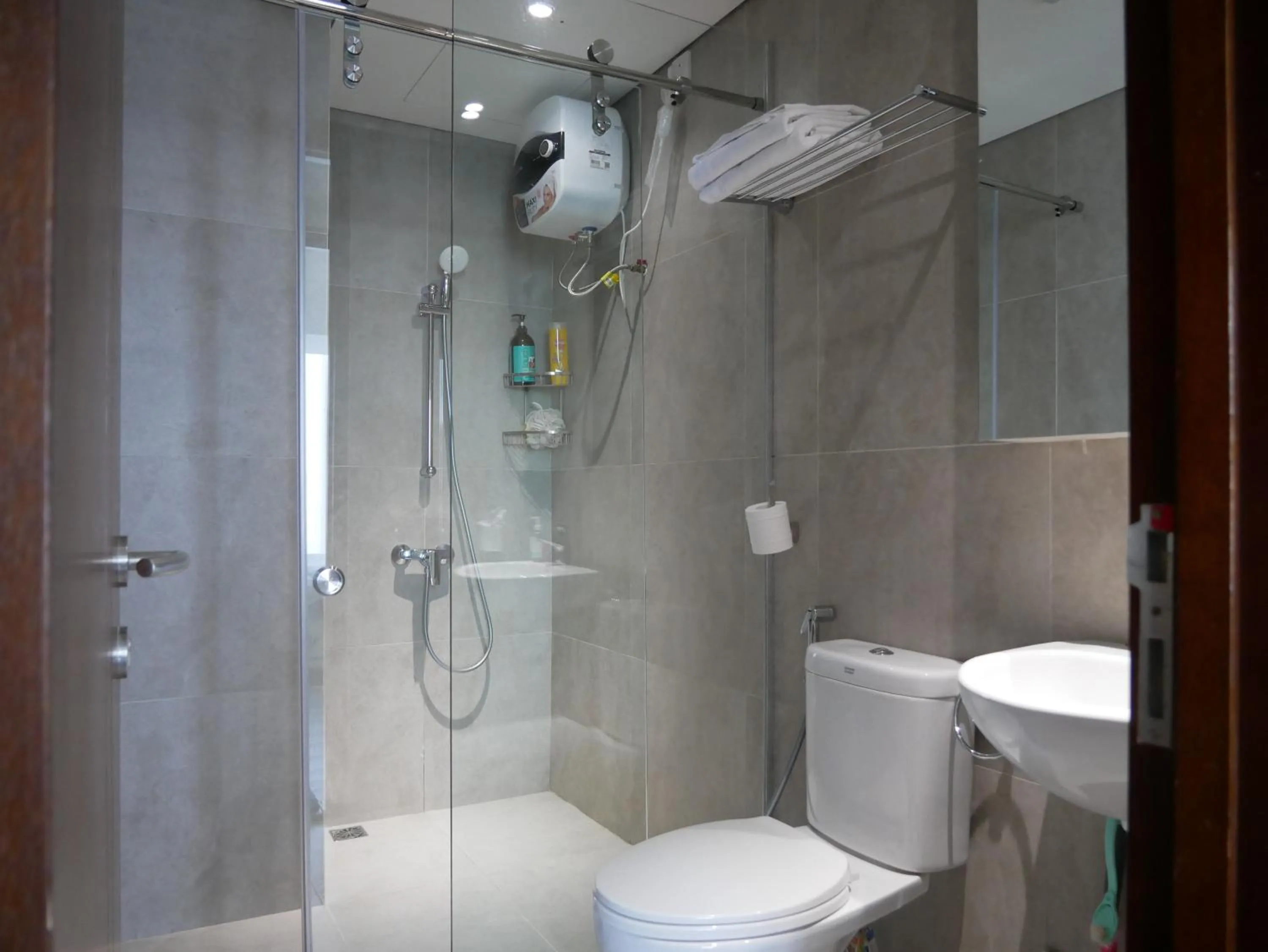 Bathroom in Meisterstadt Pollux Habibie