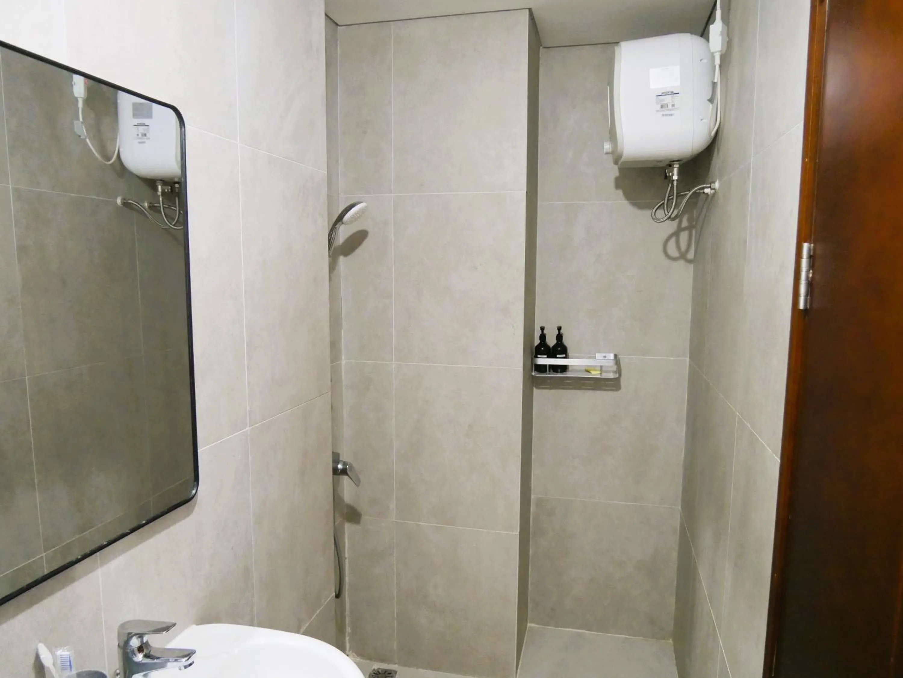 Bathroom in Meisterstadt Pollux Habibie