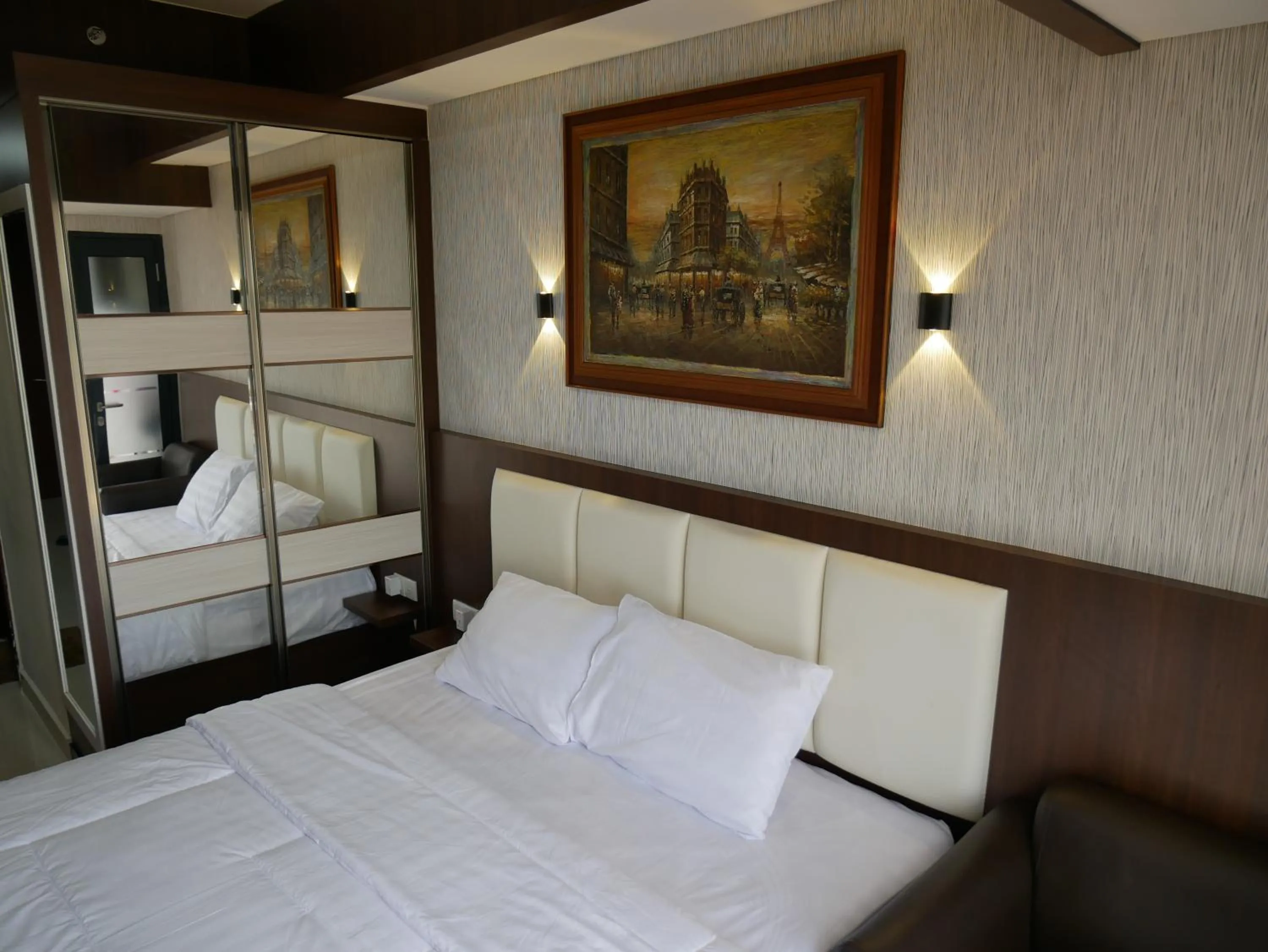 Bedroom, Bed in Meisterstadt Pollux Habibie