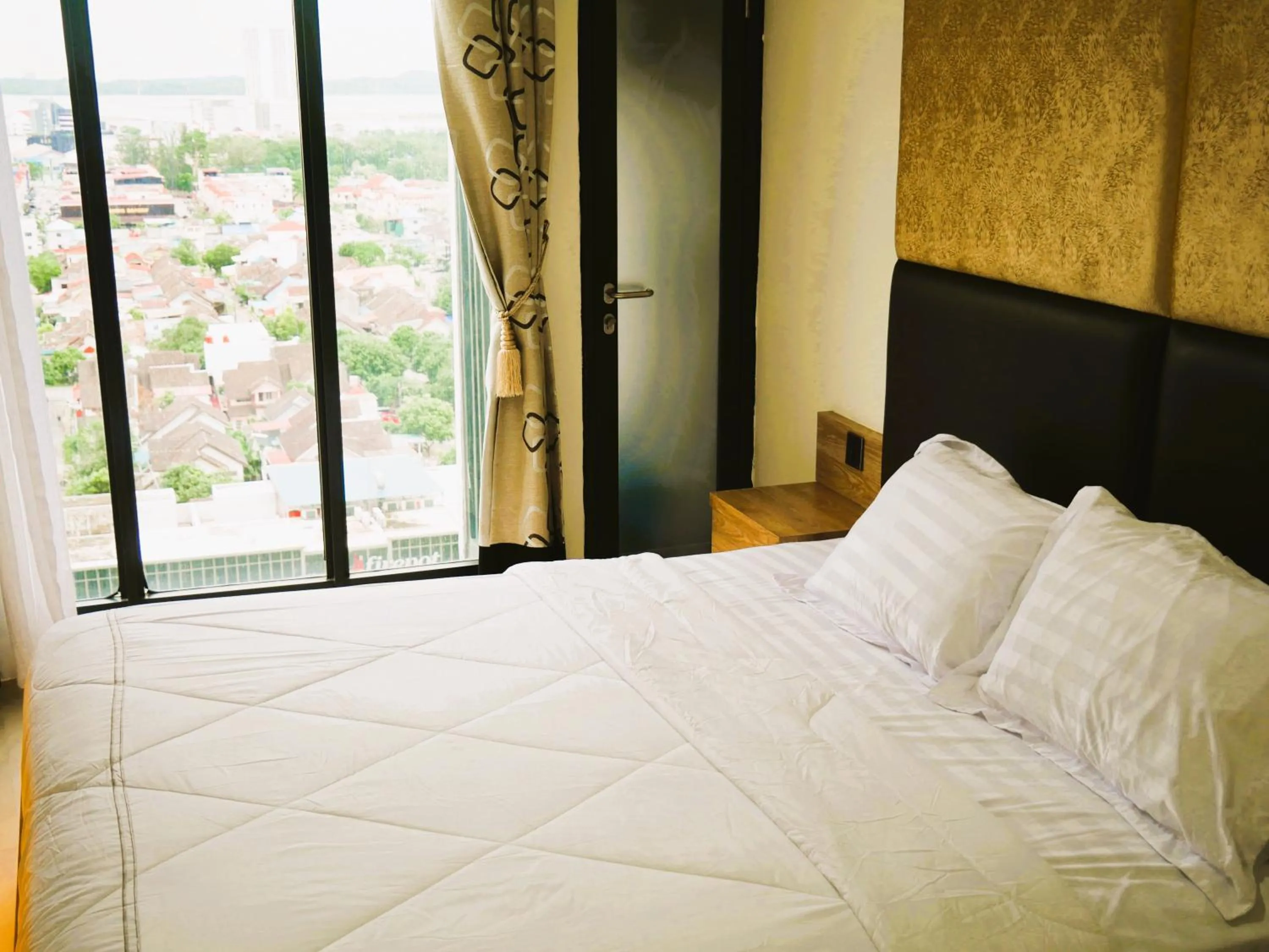 Bedroom, Bed in Meisterstadt Pollux Habibie