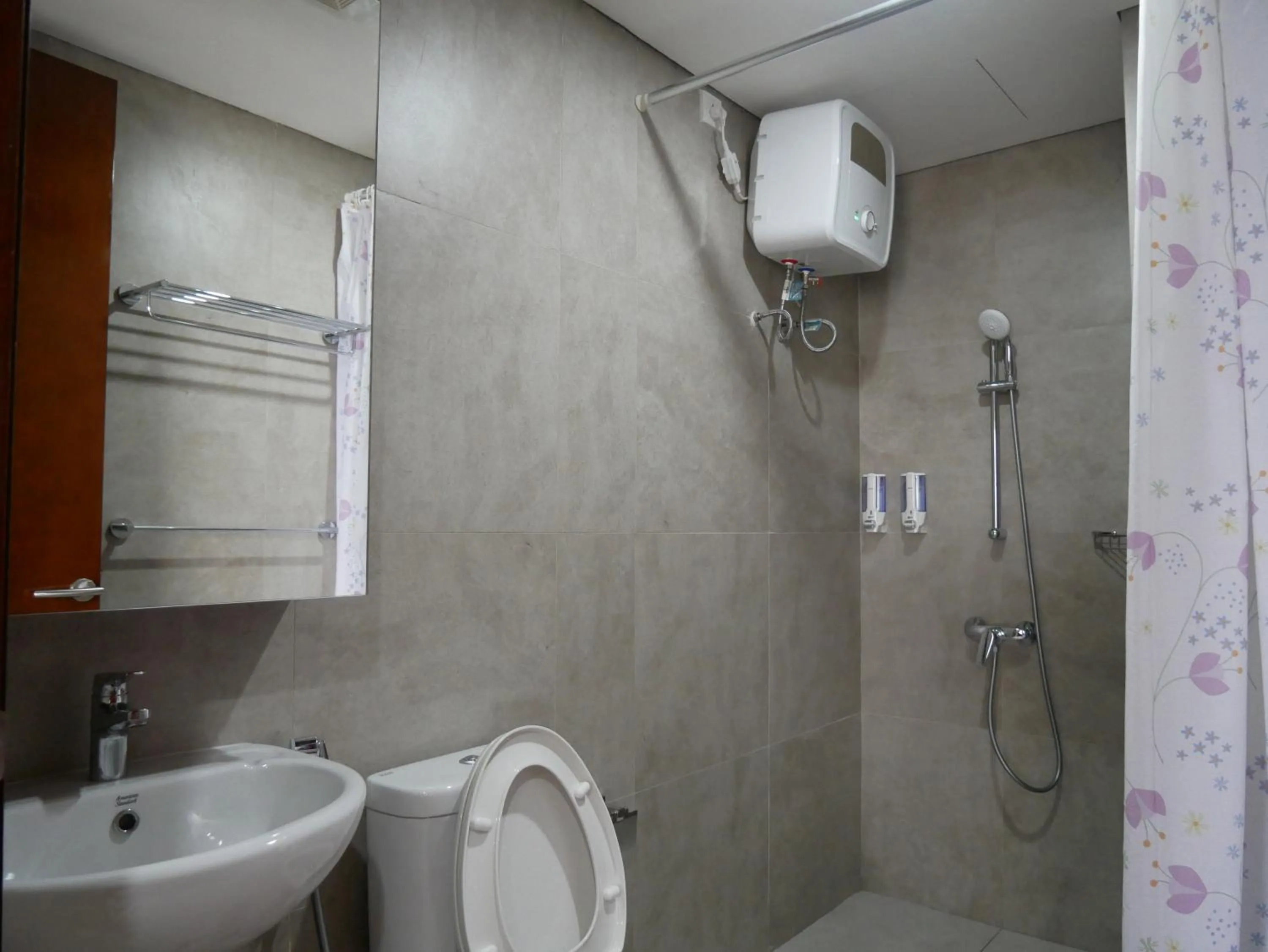 Bathroom in Meisterstadt Pollux Habibie