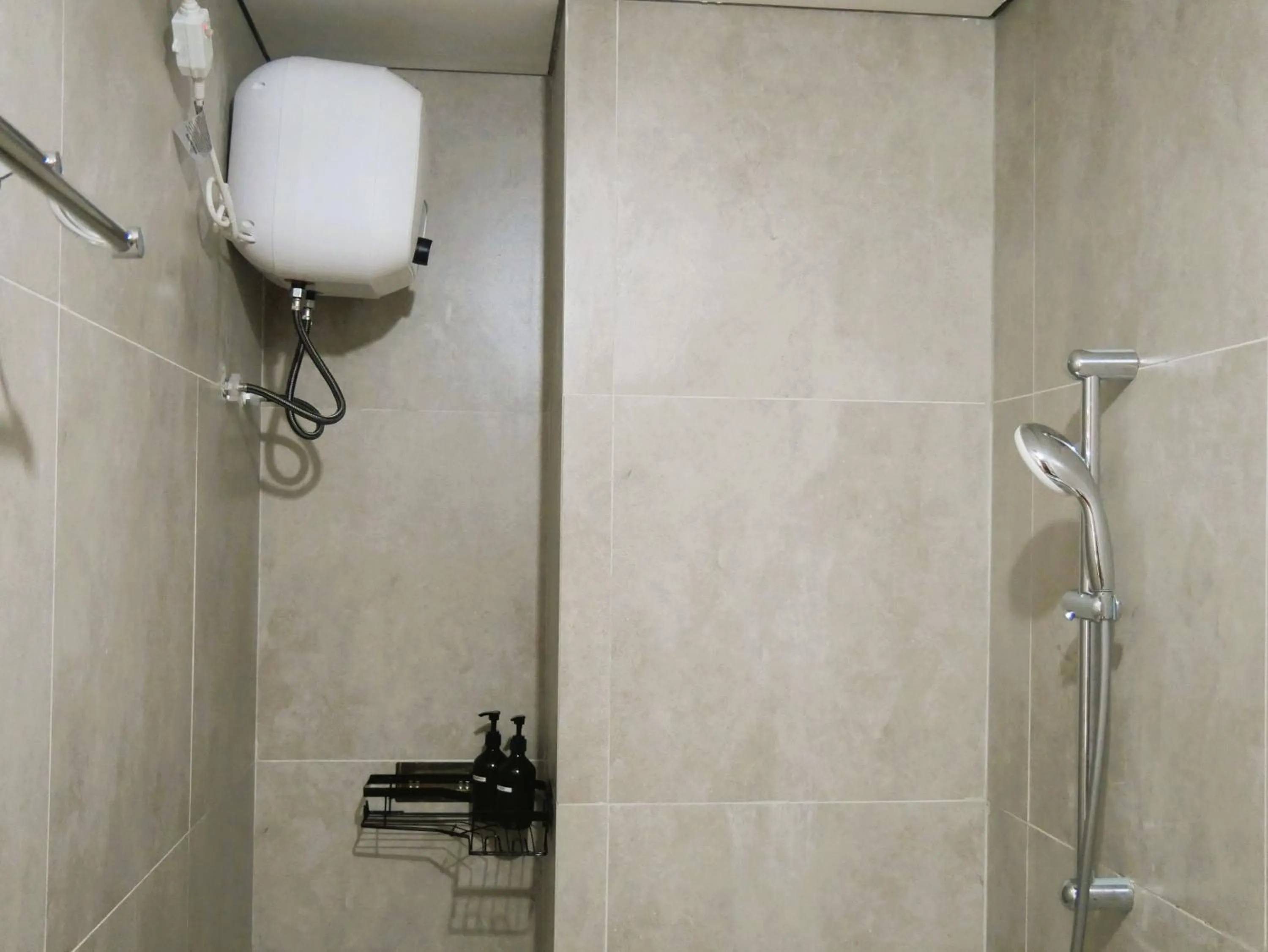 Bathroom in Meisterstadt Pollux Habibie