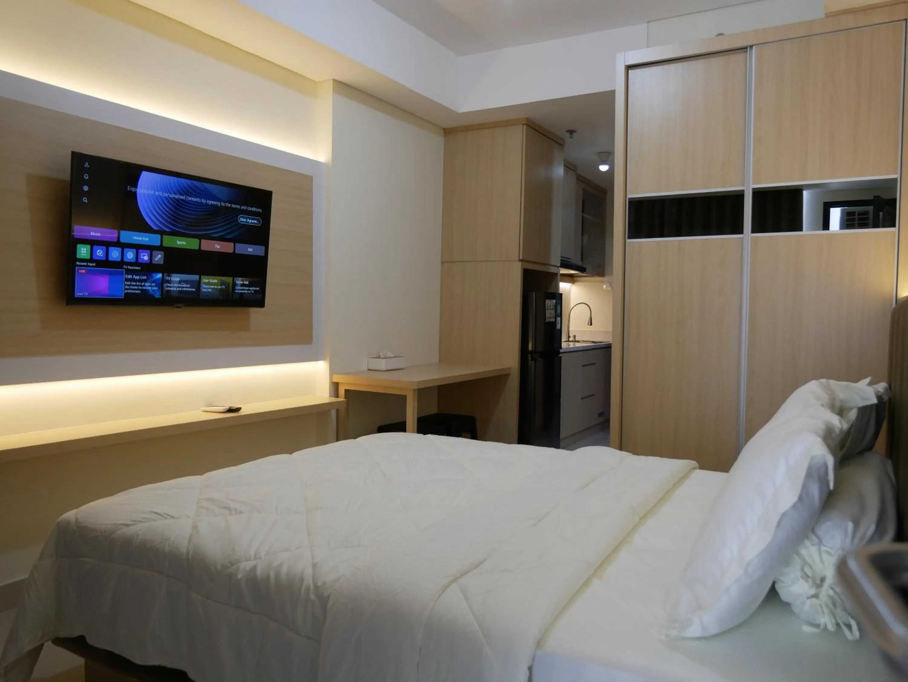 Bedroom, Bed in Meisterstadt Pollux Habibie