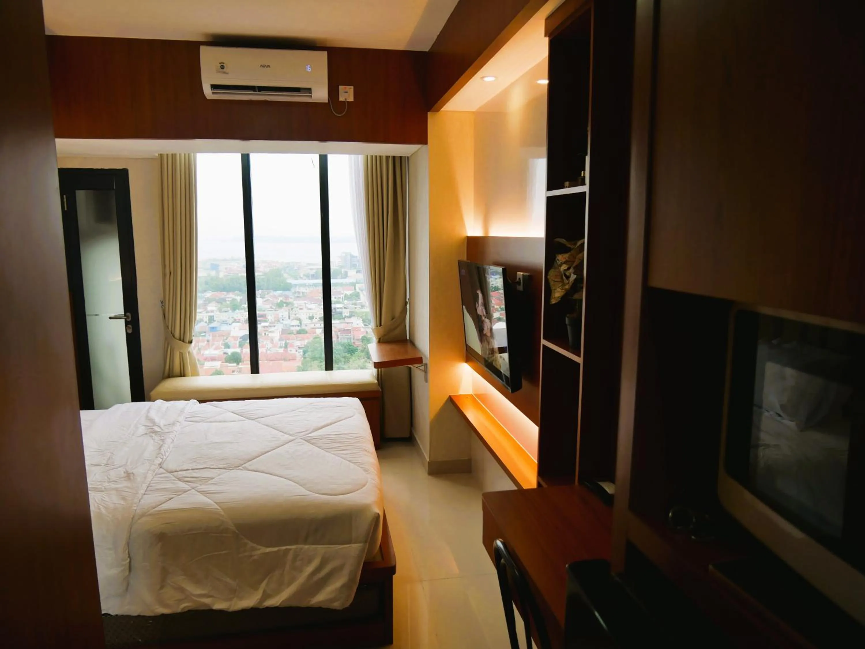 Photo of the whole room, Bed in Meisterstadt Pollux Habibie