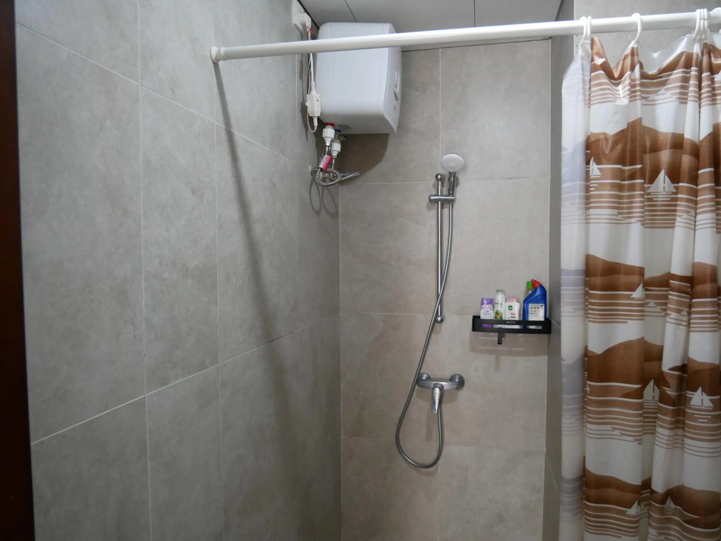 Bathroom in Meisterstadt Pollux Habibie