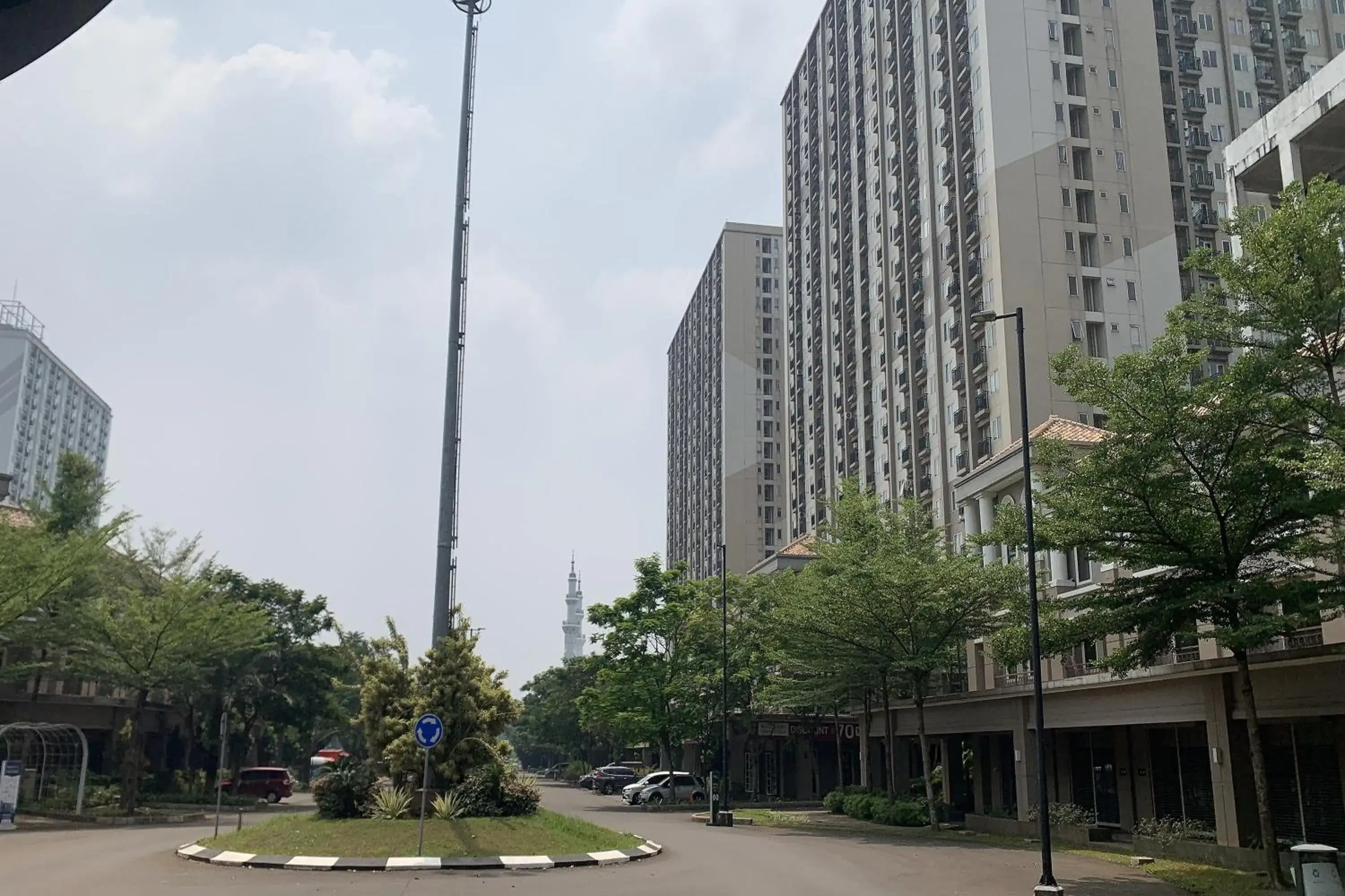 Property building in Velito at Podomoro Golf View Apartment Property building in Velito at Podomoro Golf View Apartment