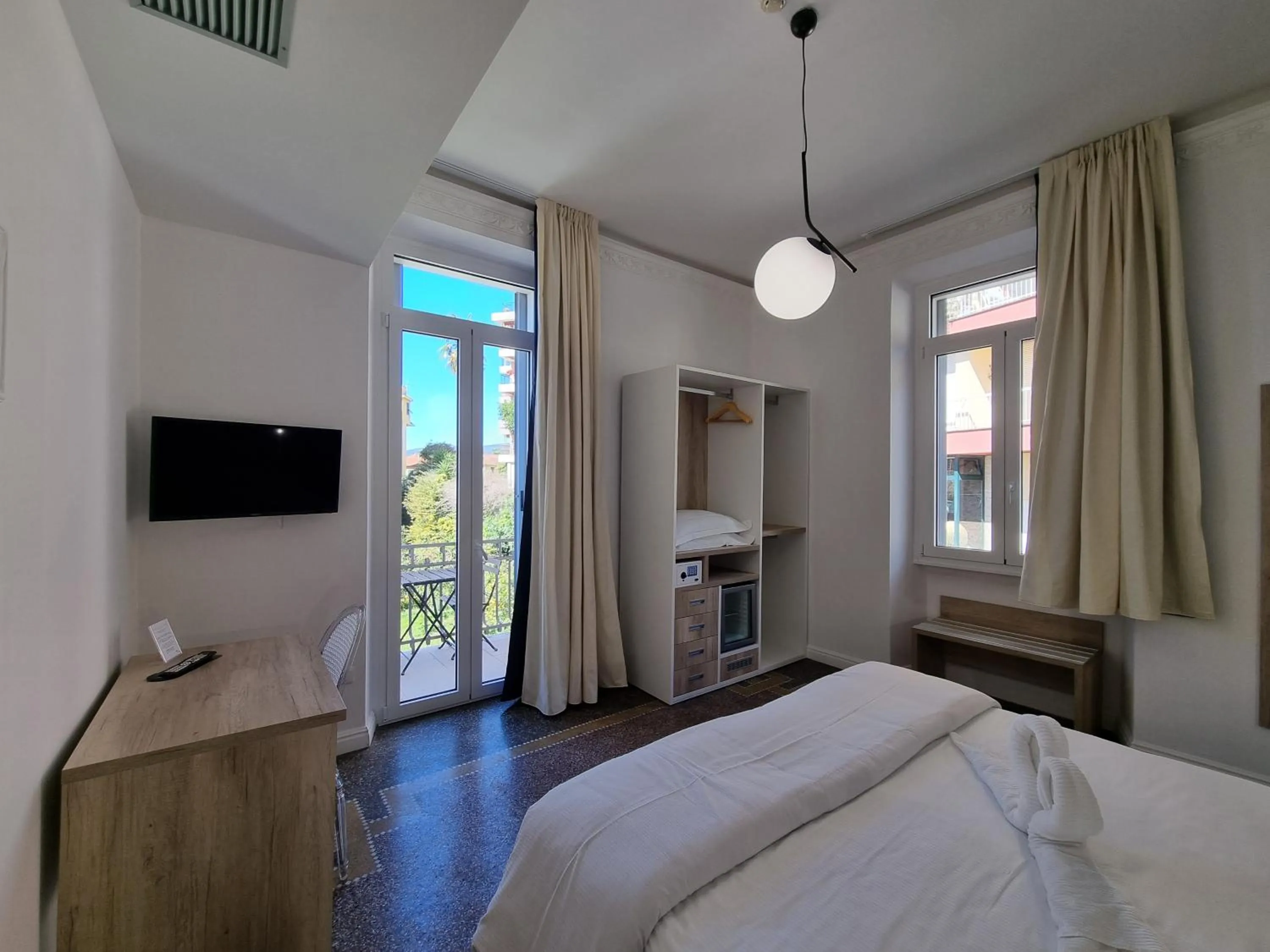 Bedroom, Bed in Hotel Canali - Le Cinque Terre