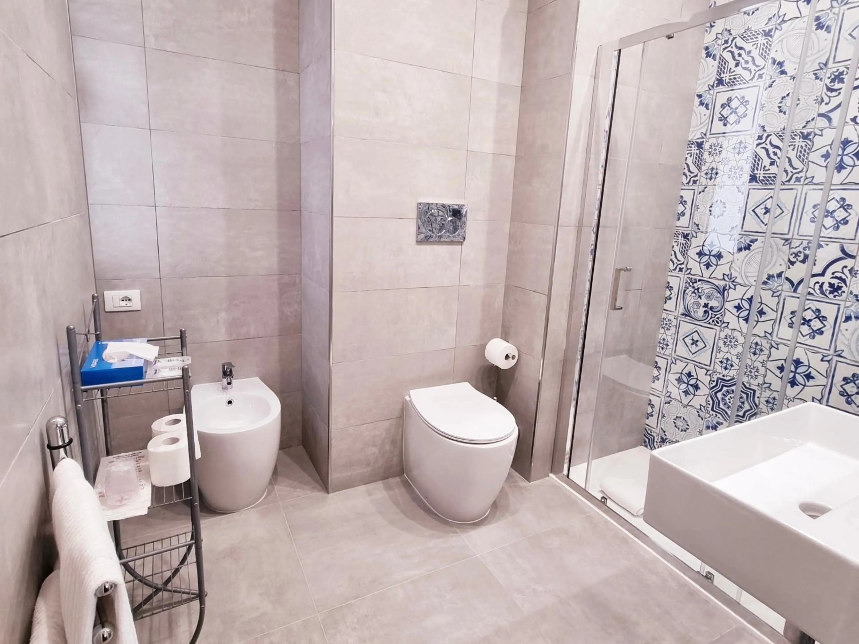 Shower in Hotel Canali - Le Cinque Terre