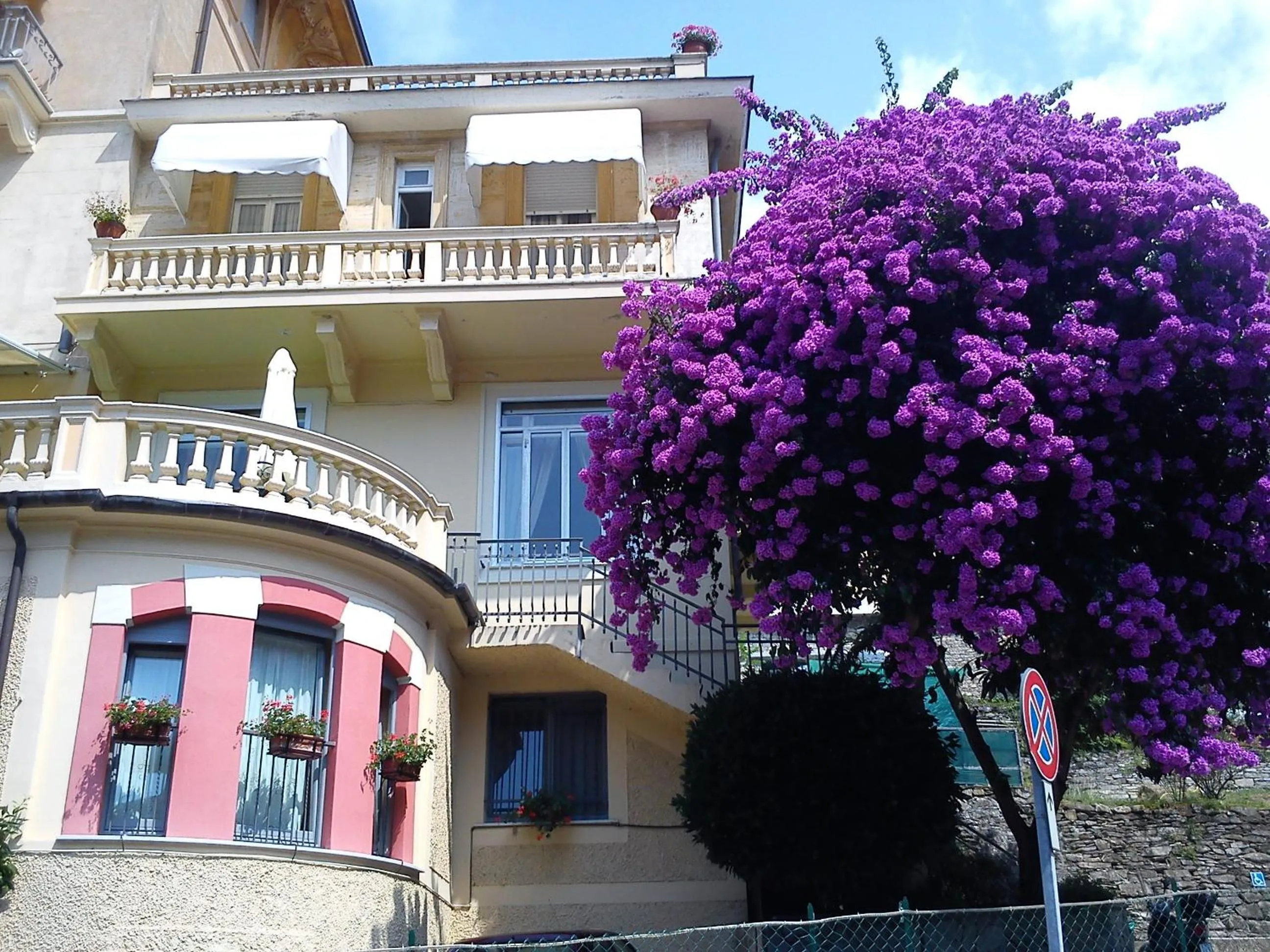 Facade/entrance in Hotel Canali - Le Cinque Terre